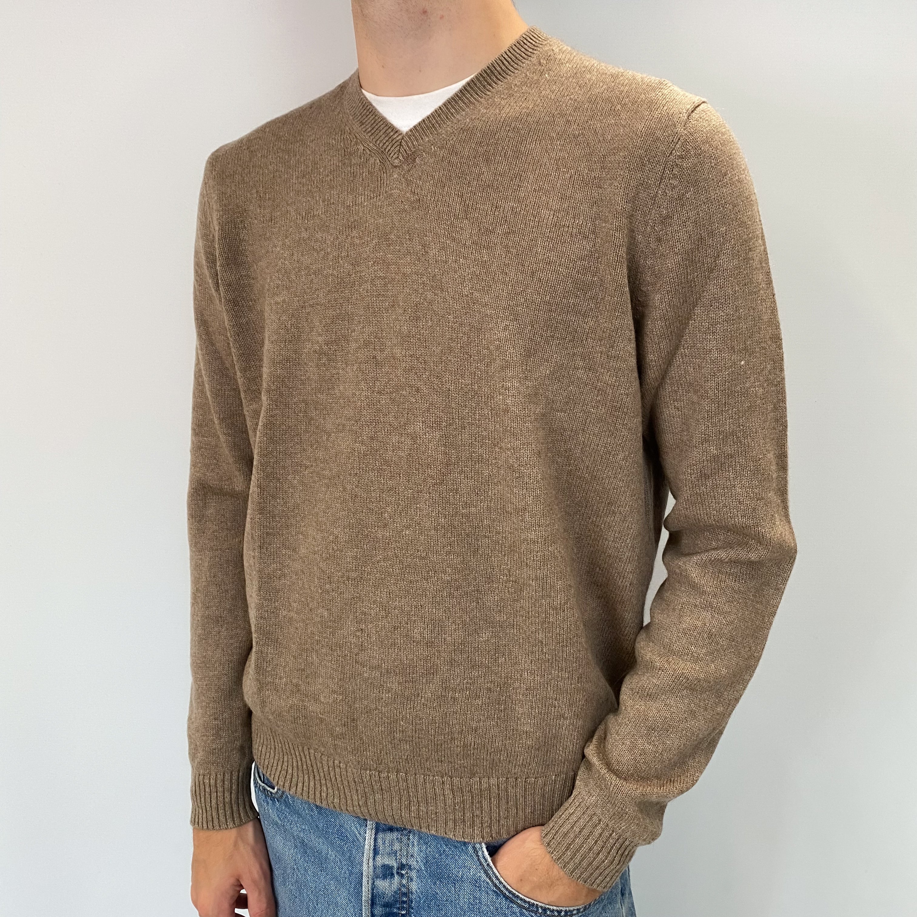 Men's Fudge Brown Cashmere V Neck Jumper Large