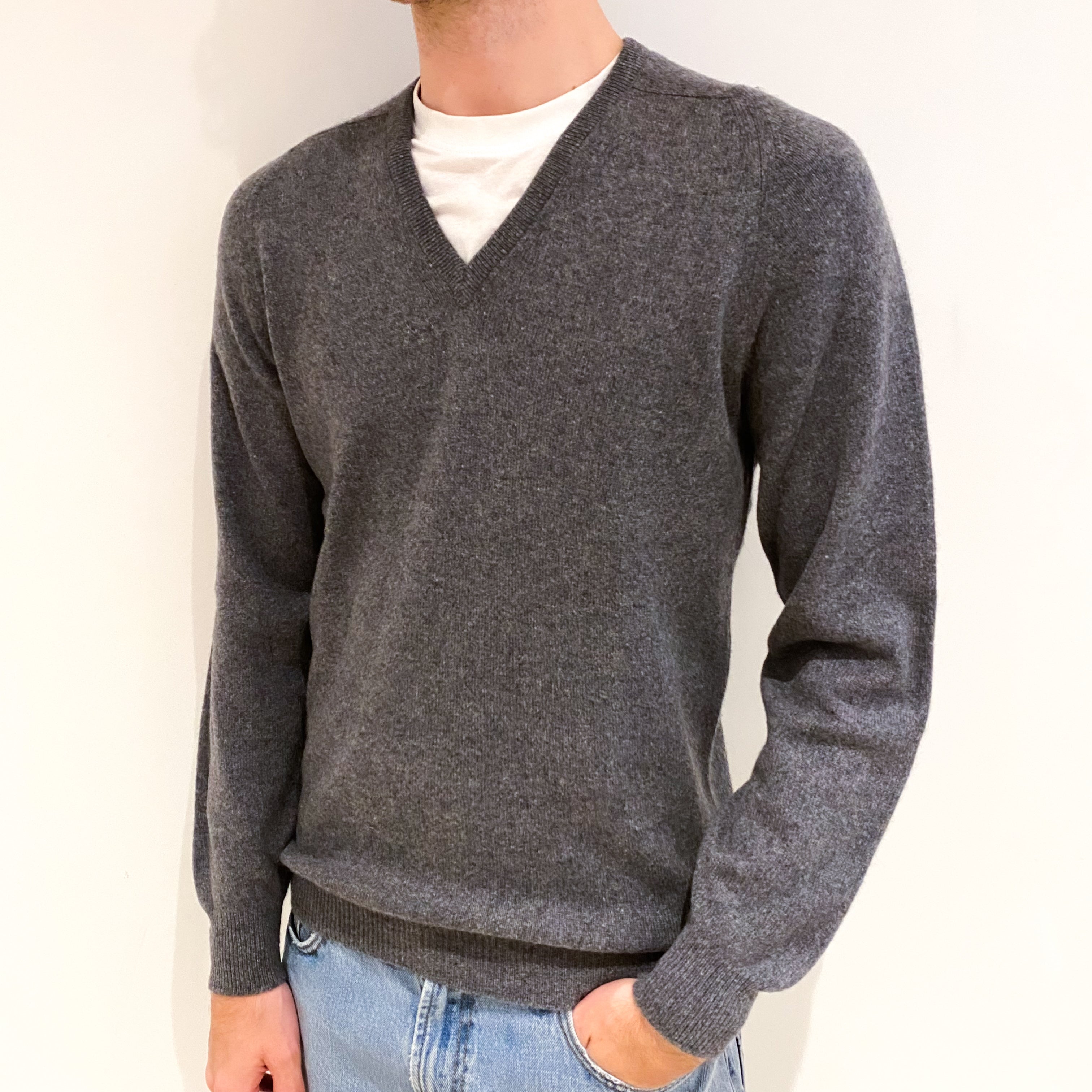 Men's Scottish Ash Grey Cashmere V Neck Jumper Medium