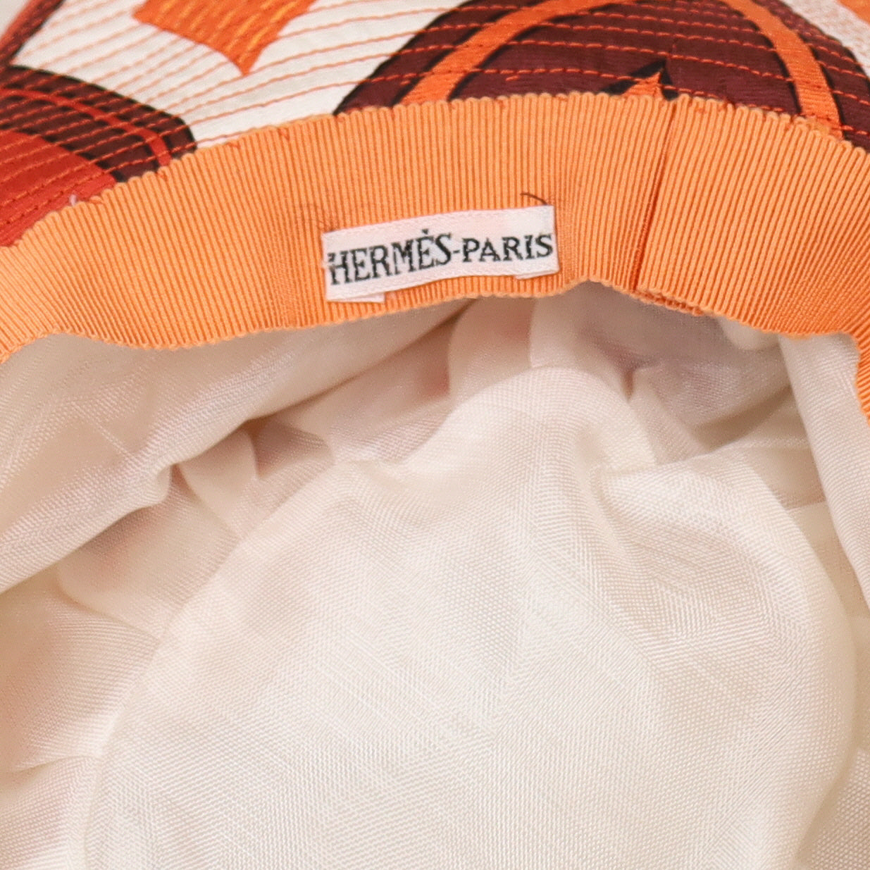 Boxed Hermès Les Coupés Vintage Silk Hat