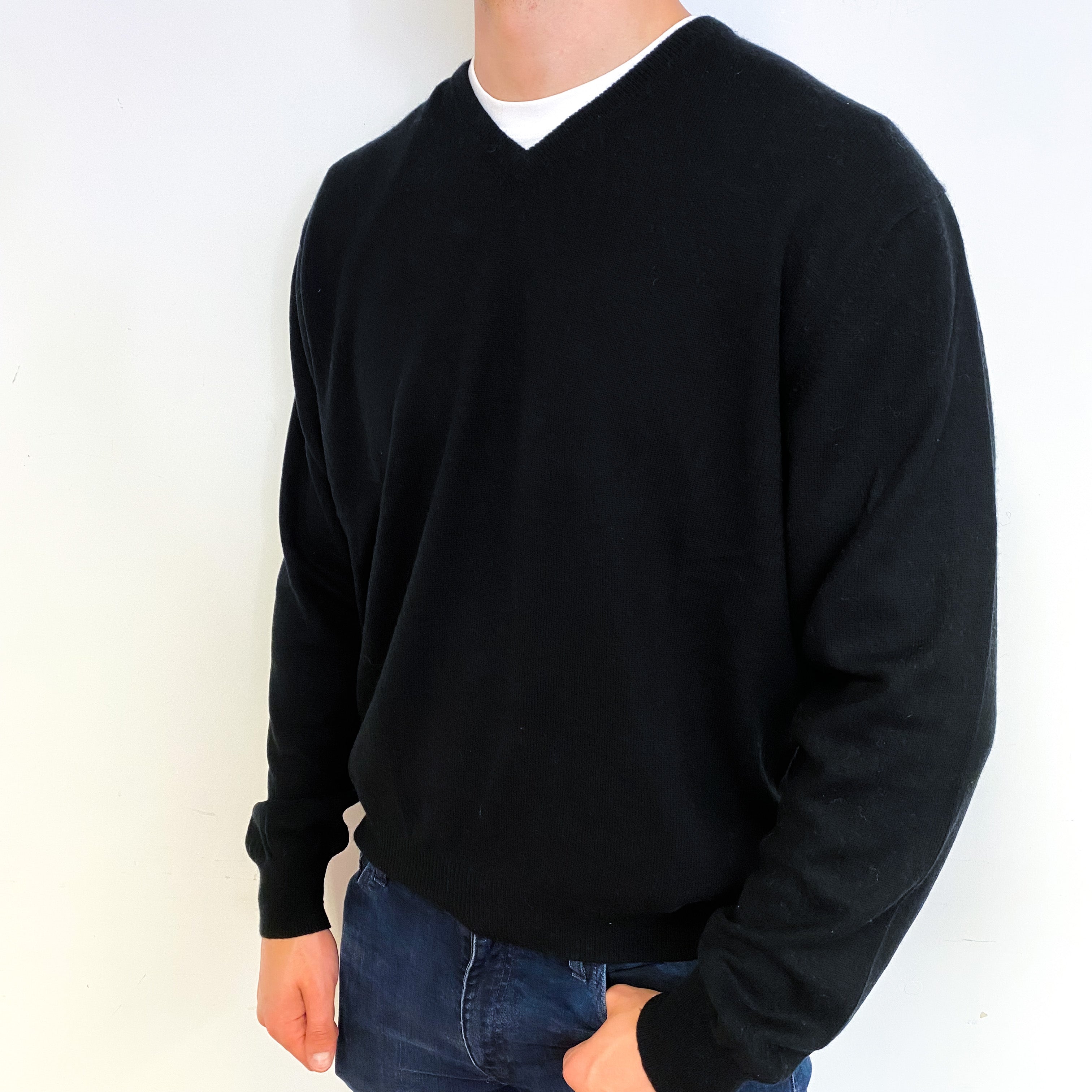 Men's Black Cashmere V-Neck Jumper Extra Extra Large