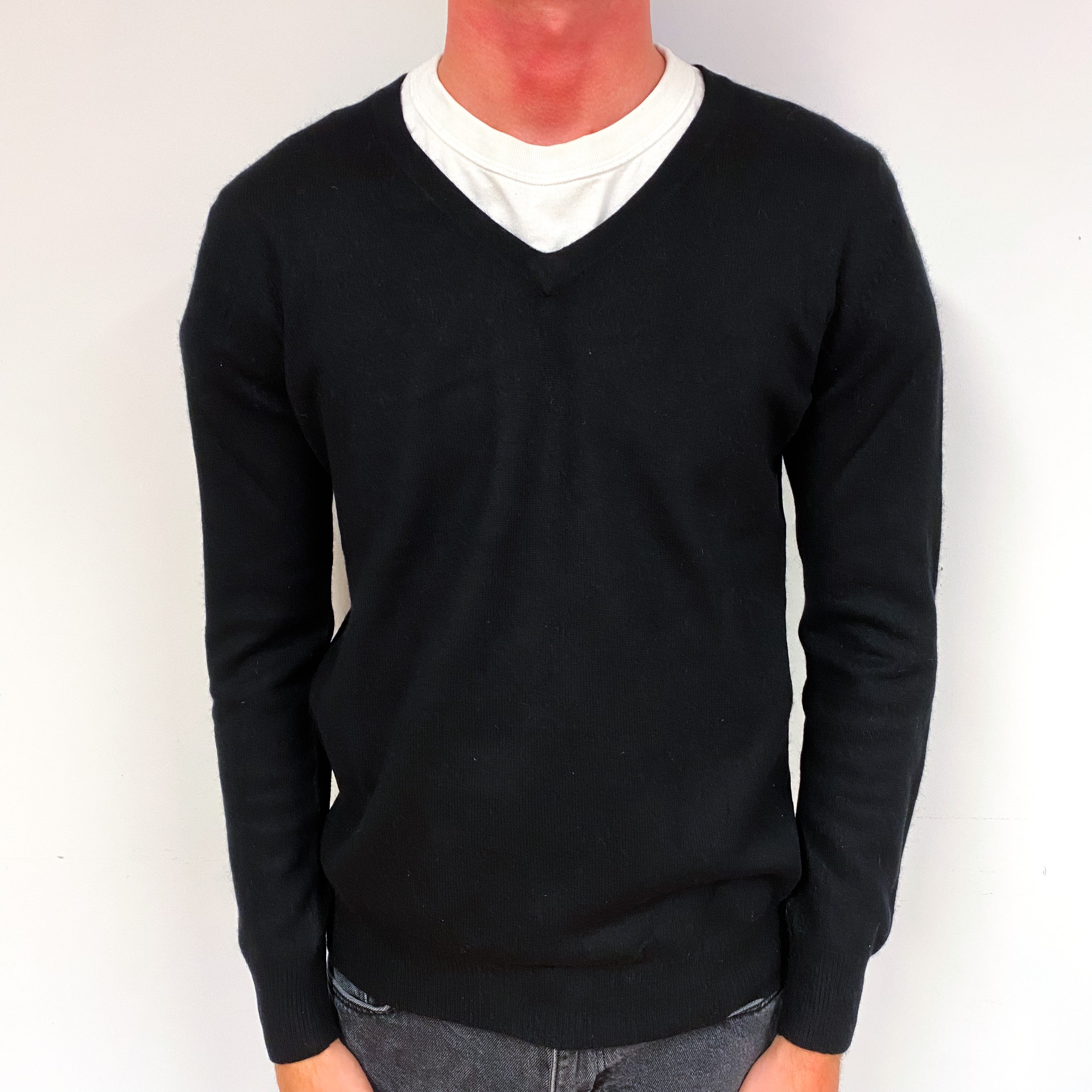 Men's Black Cashmere V-Neck Jumper Small