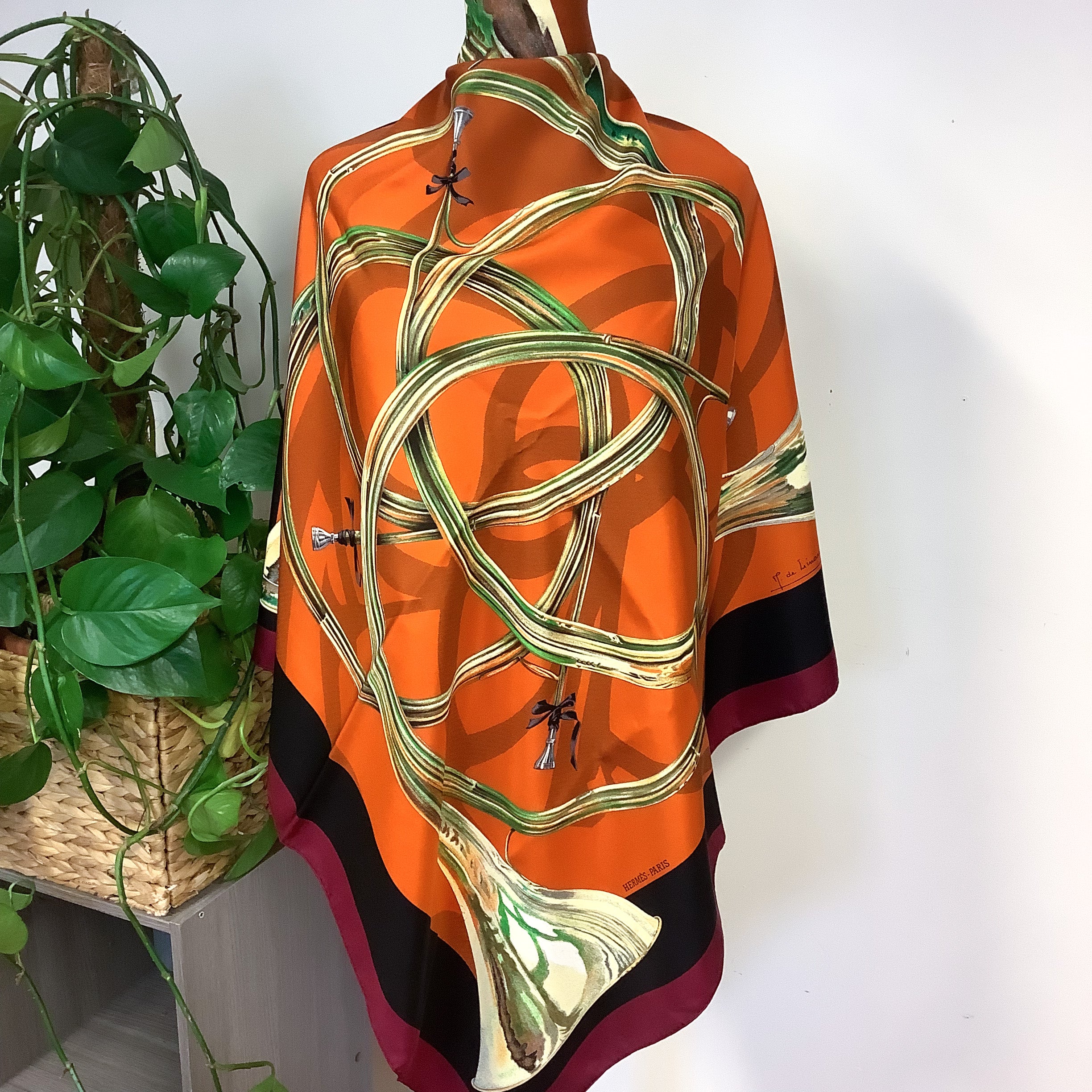 Boxed Hermes Henri de Linare French Horn Designer Silk Scarf