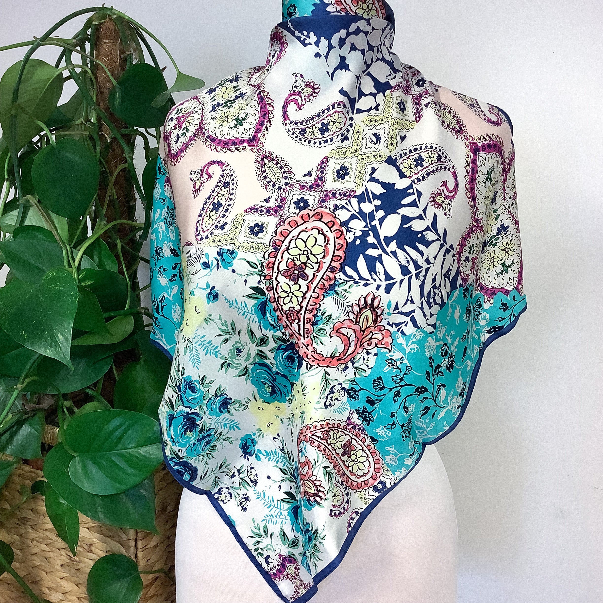 Small Codello Paisley Design Modern Silk Scarf