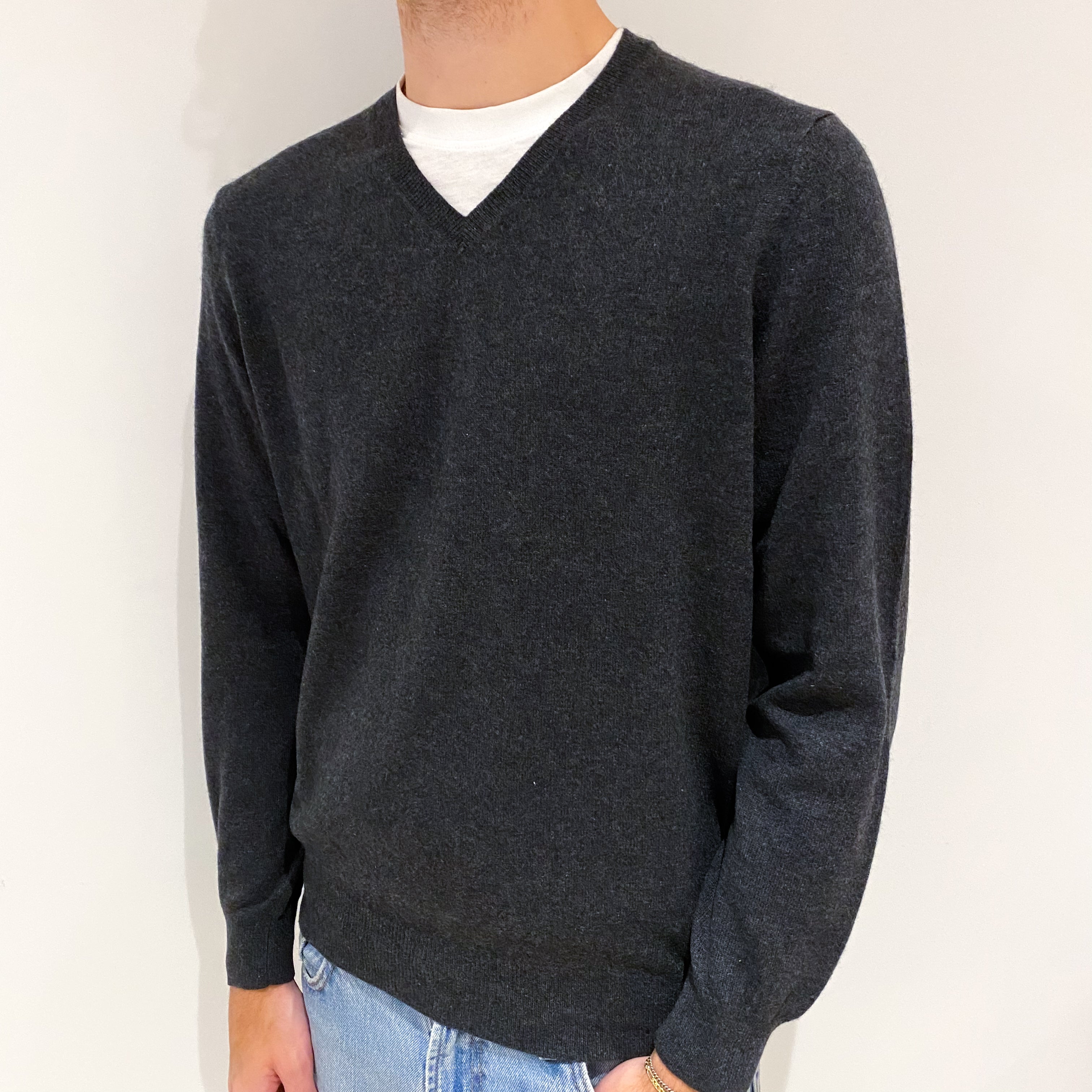 Men's Dark Grey Cashmere V Neck Jumper Large