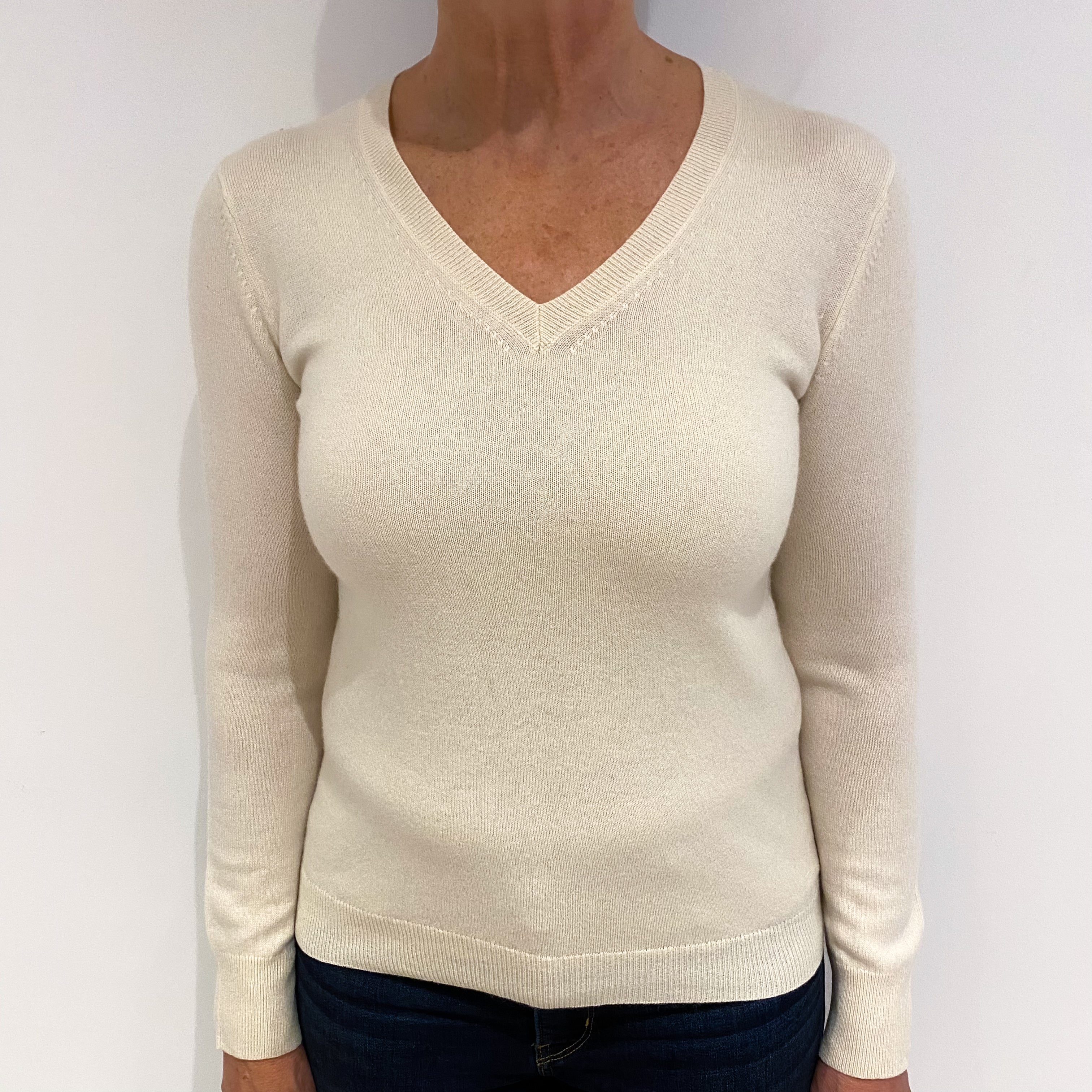 Clotted Cream Cashmere V Neck Jumper Medium