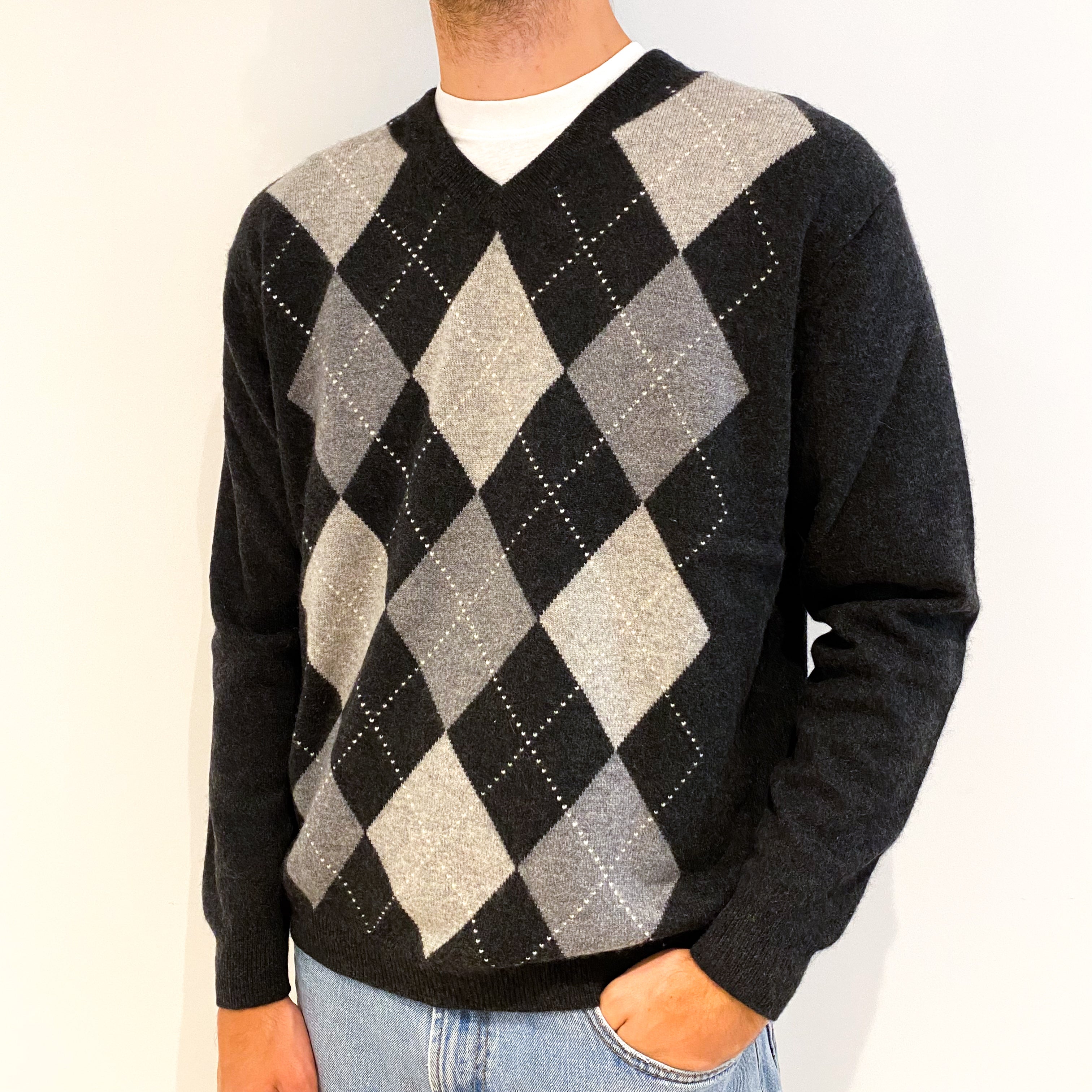 Men's Black Grey Argyle Cashmere V-Neck Jumper Large