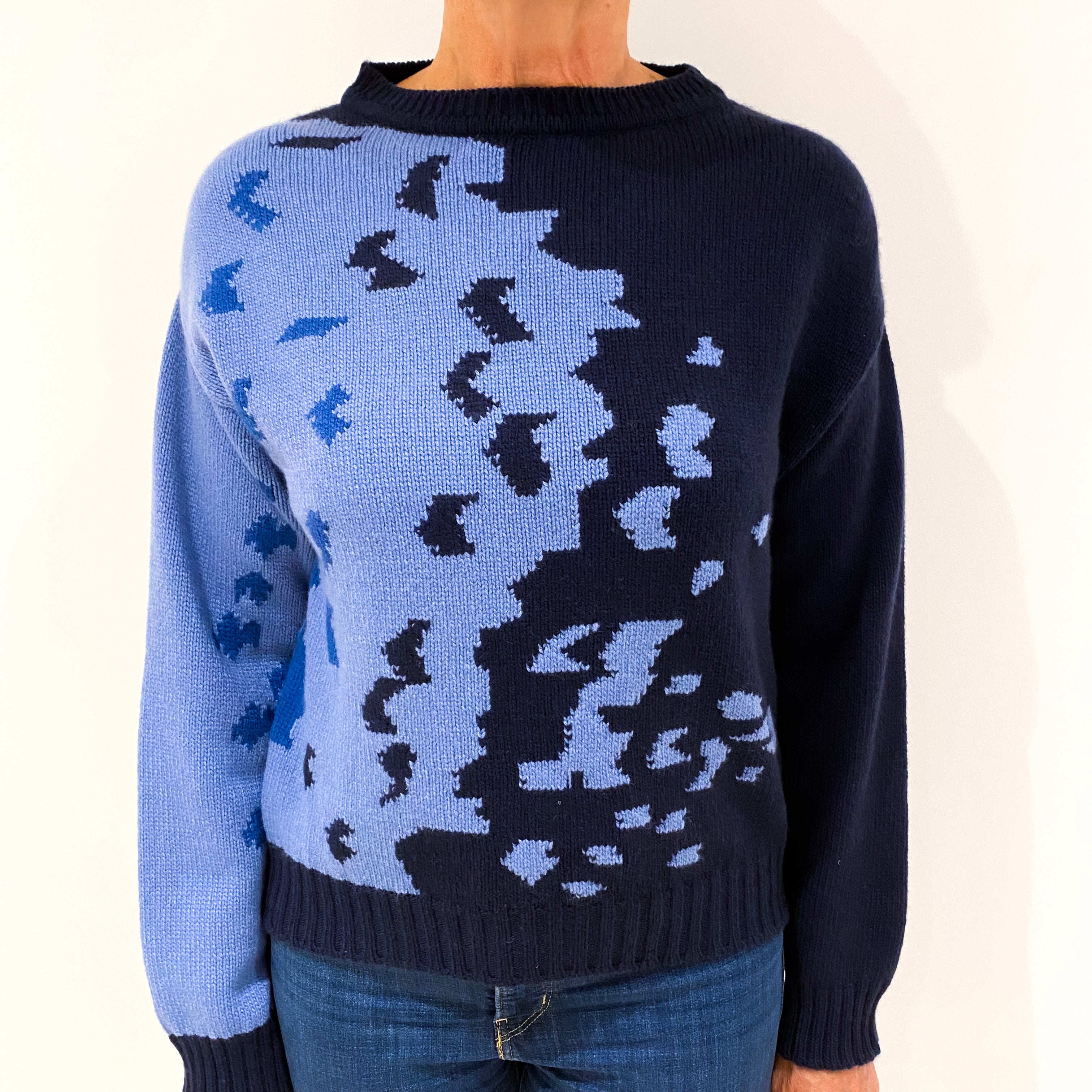 Scottish Cornflower and Navy Blue Patterned Cashmere Crew Neck Jumper Medium