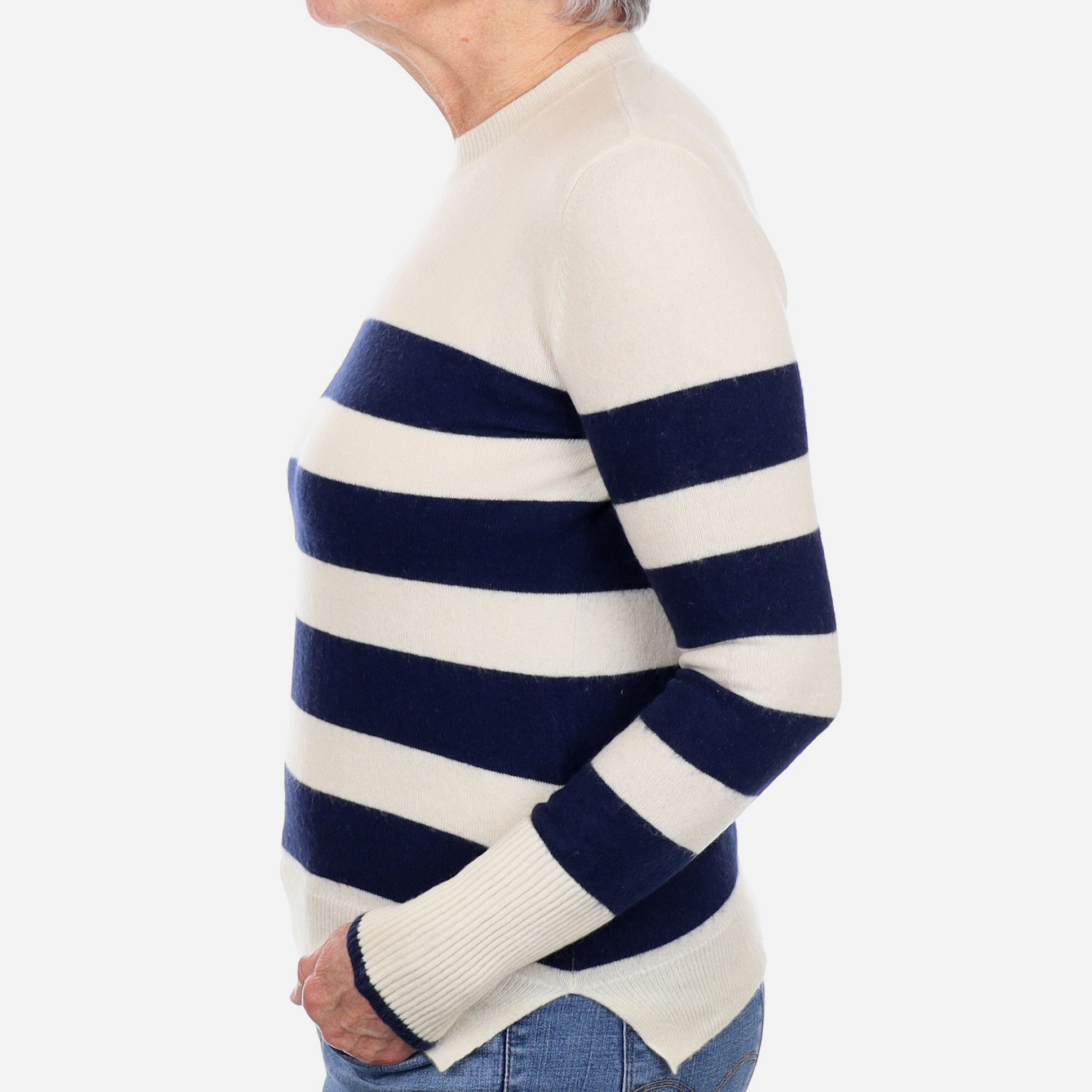 La aligns Cream and Navy Striped Cashmere Crew Neck Jumper Medium