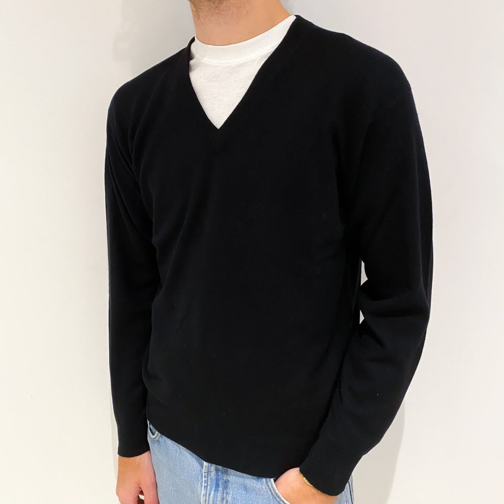 Men's Black Cashmere V-Neck Jumper Large