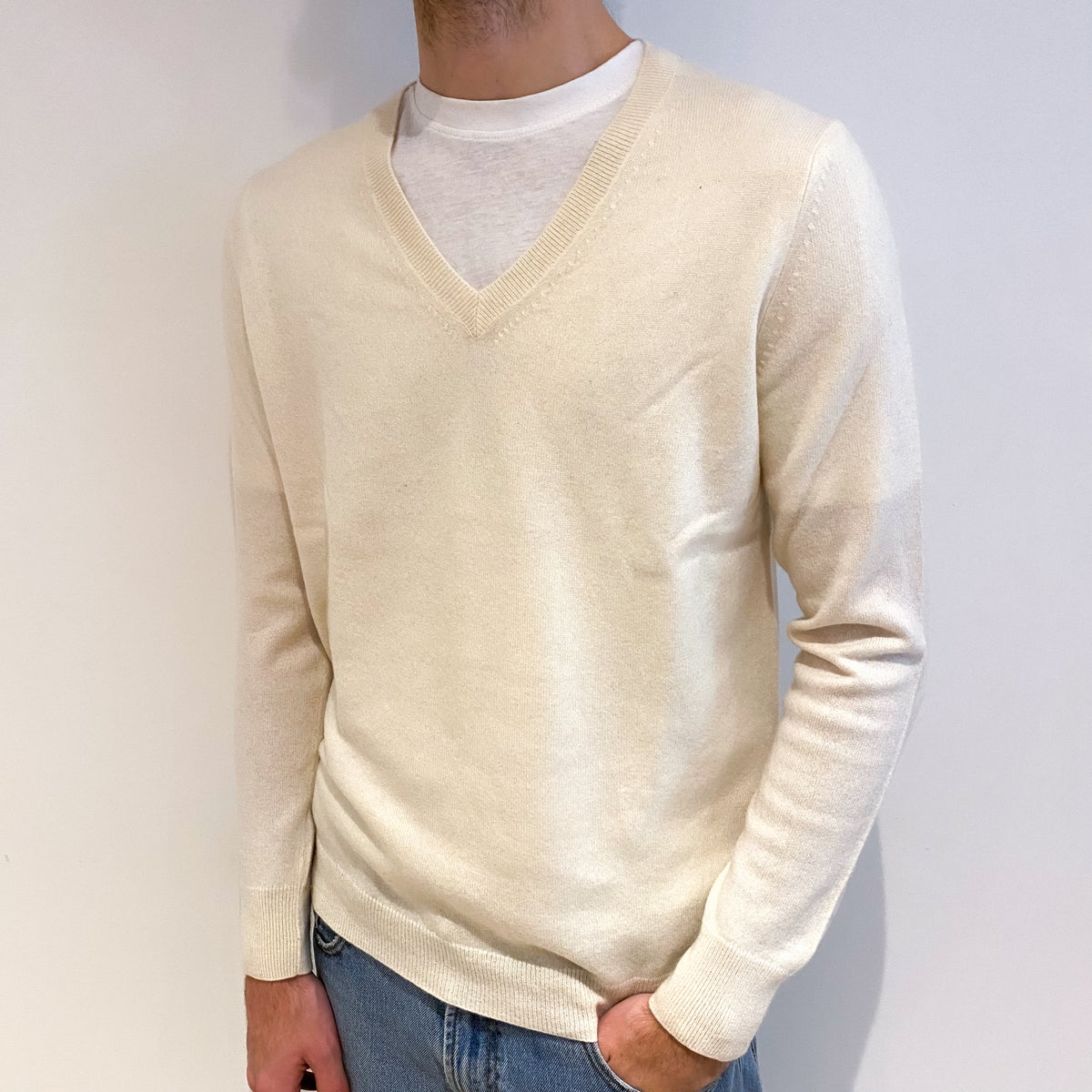 Men's Vanilla Cream Cashmere V Neck Jumper Large
