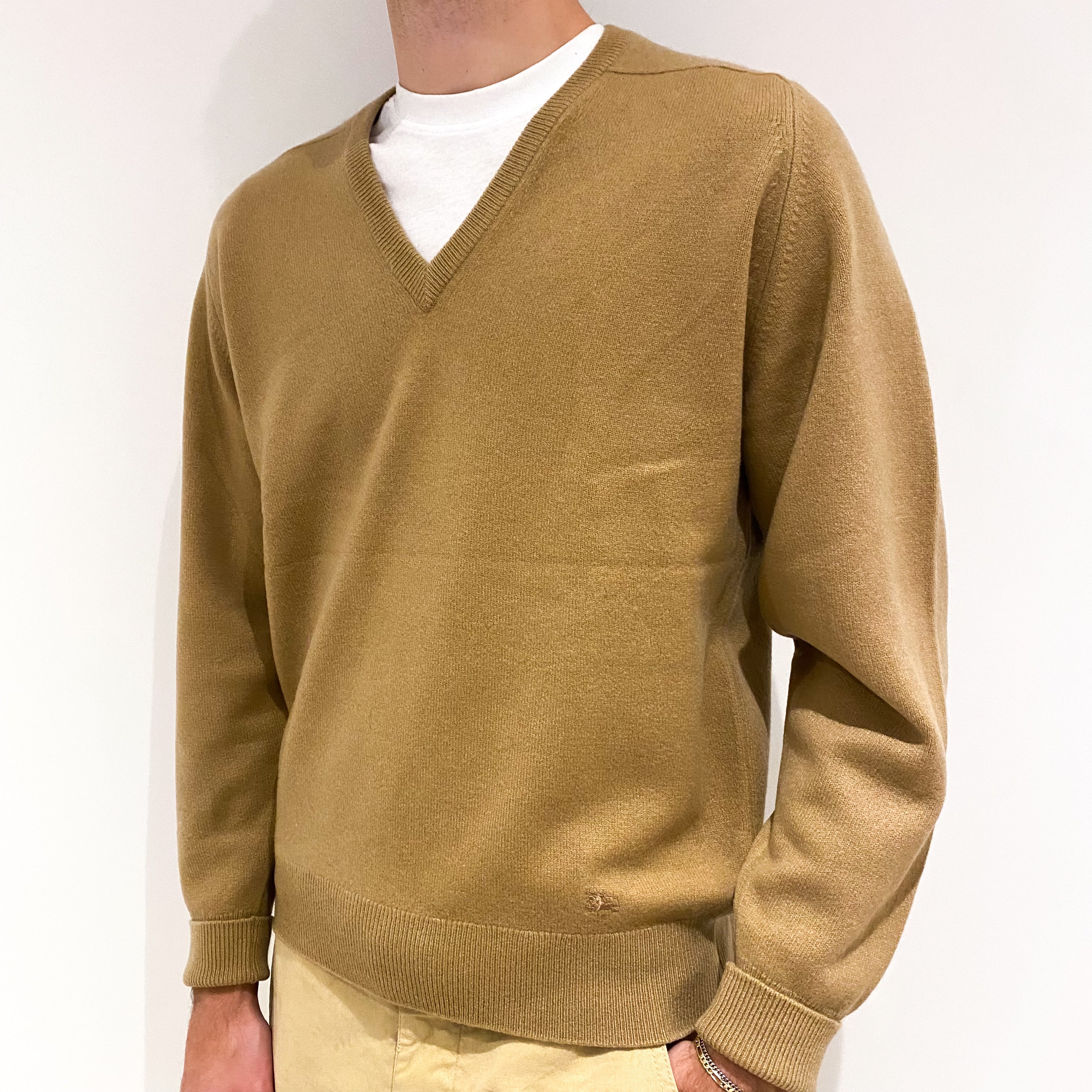 Men's Vintage Burberry Camel Brown Cashmere V-Neck Jumper Large