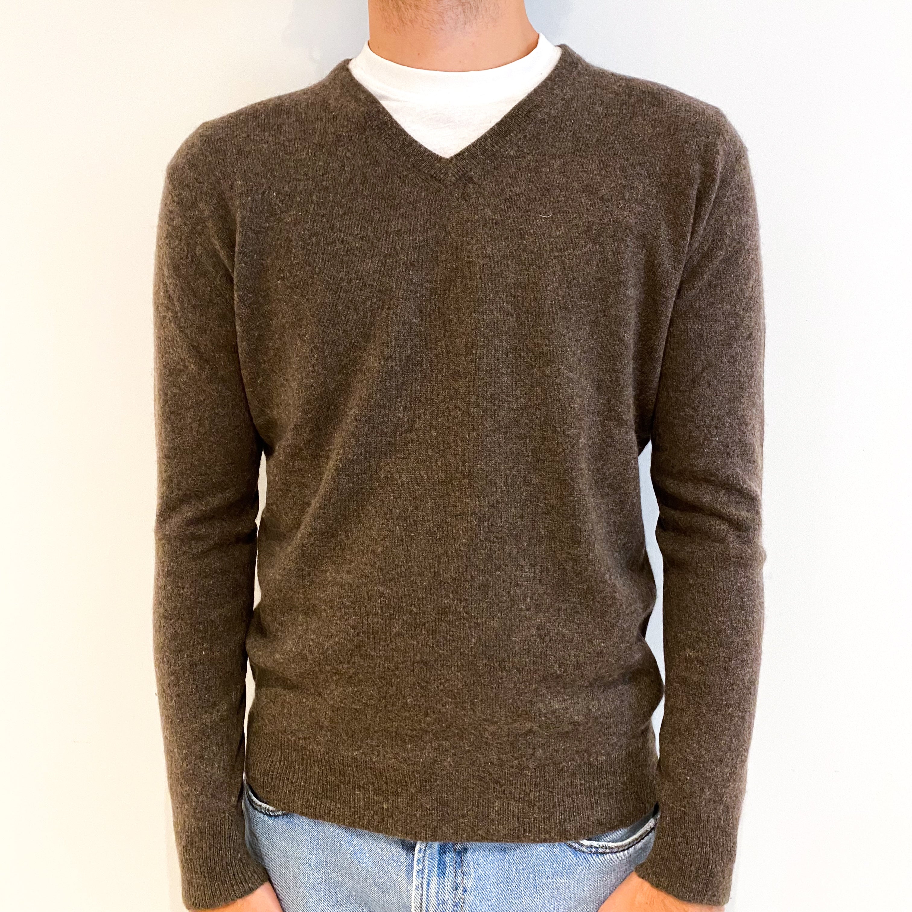 Men's Muted Brown Cashmere V-Neck Jumper Large