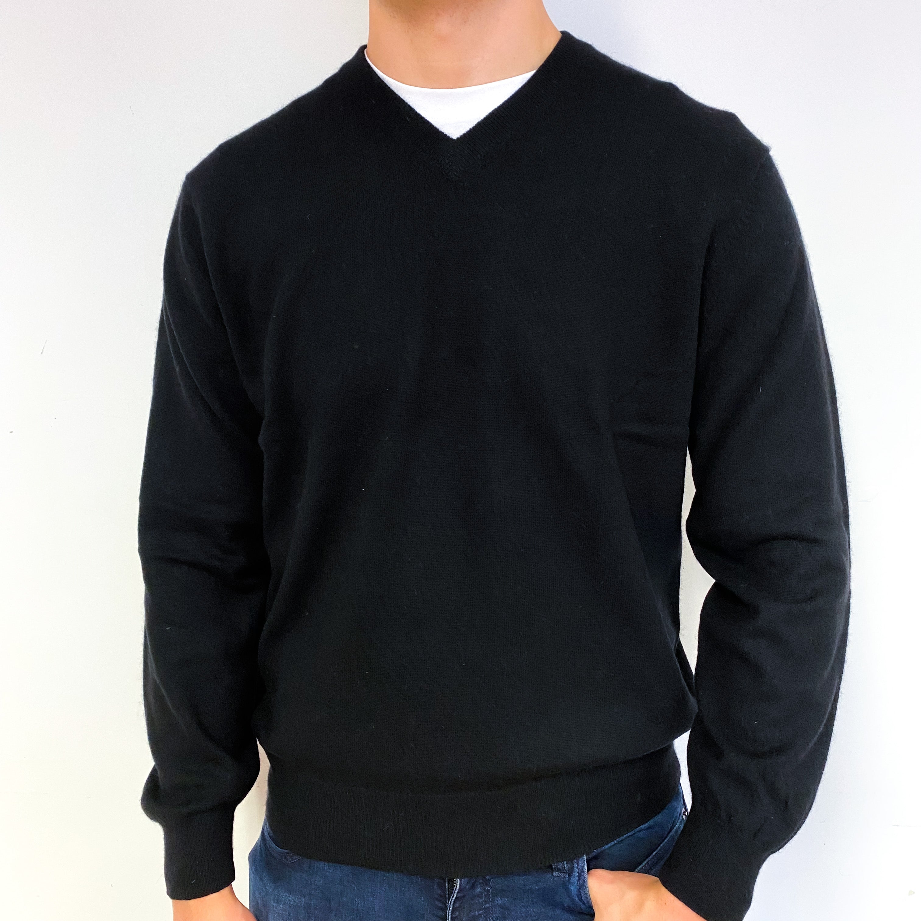 Men's Black Cashmere V-Neck Jumper Extra Large