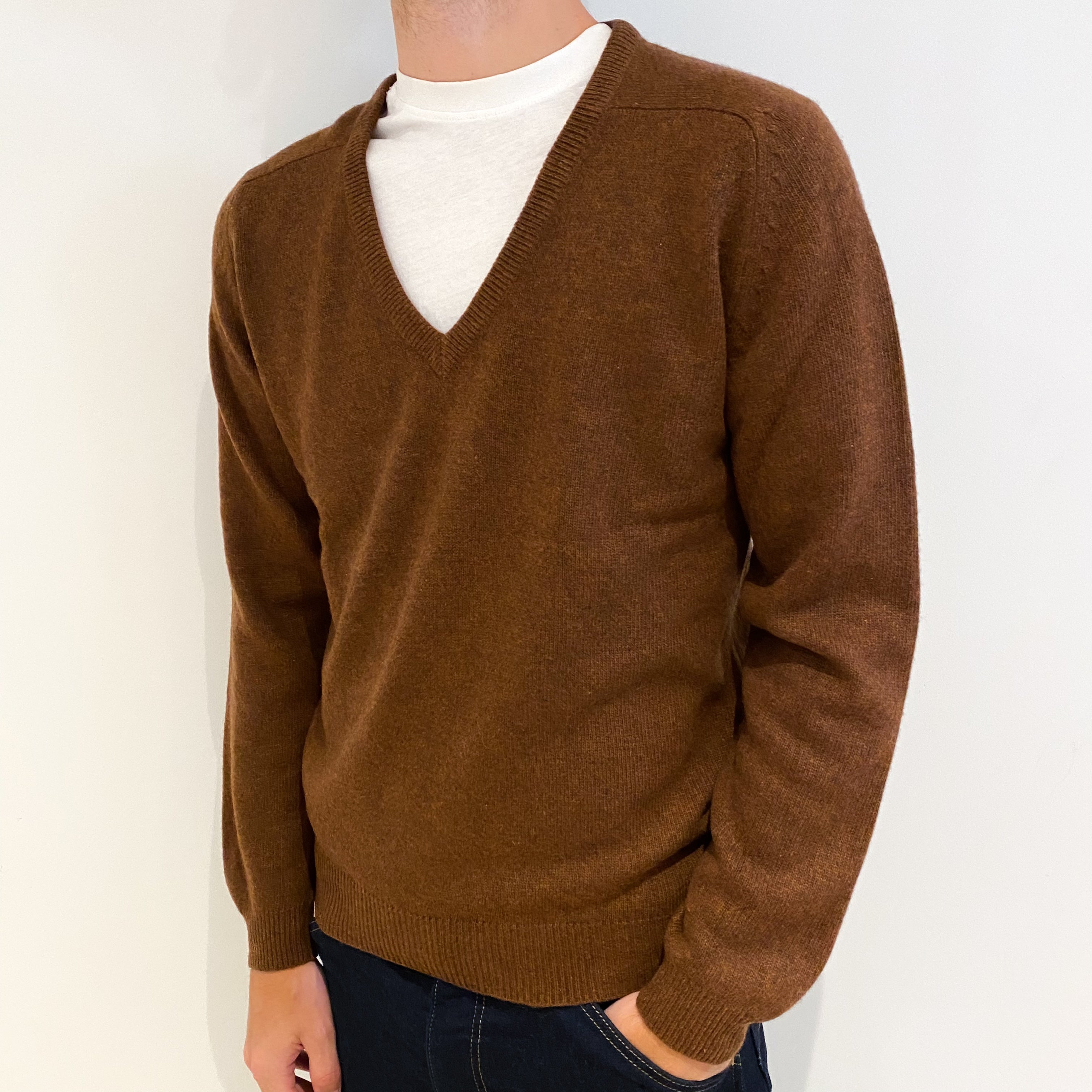 Men's Vintage Deep Chestnut Brown Cashmere V-Neck Jumper Medium