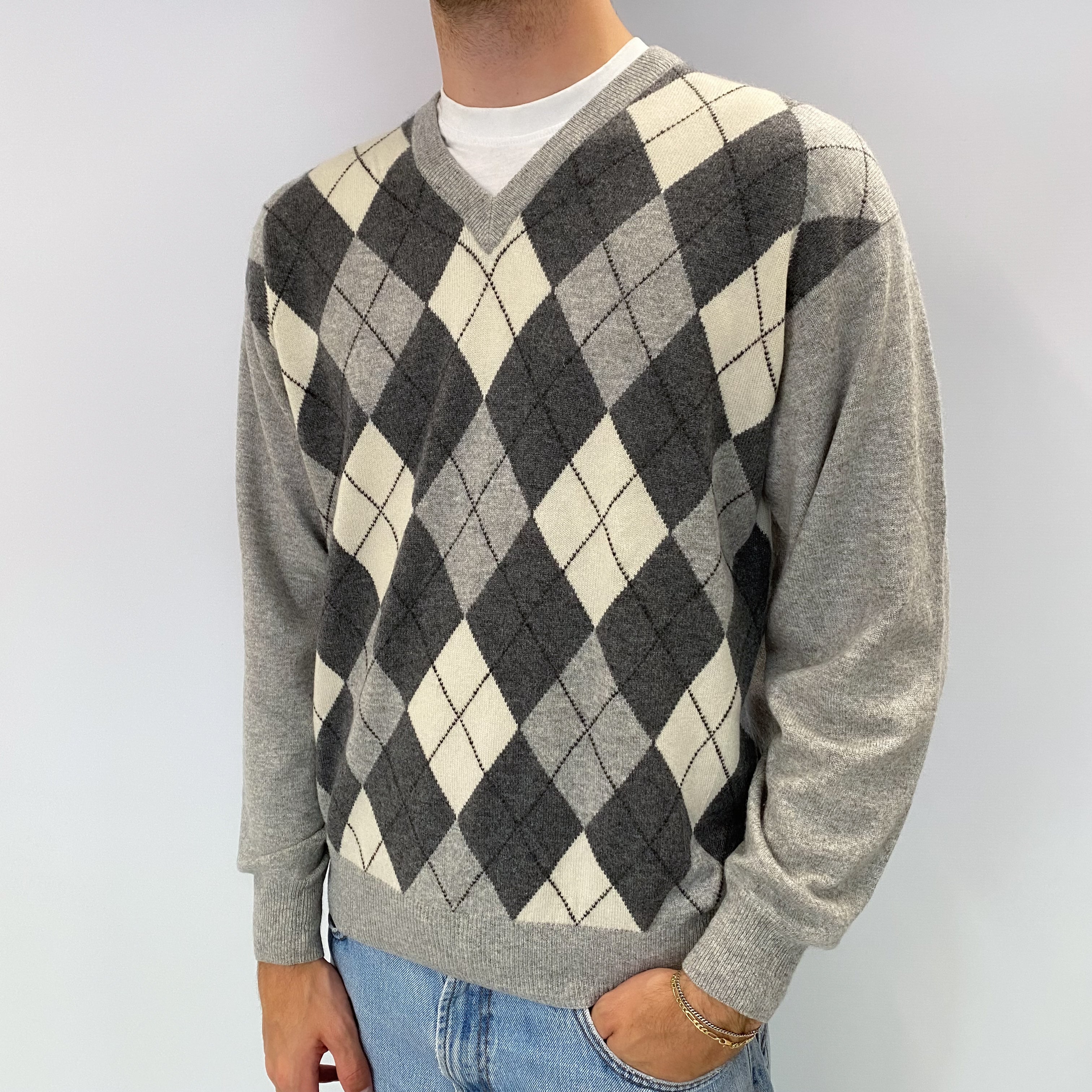 Men's Smoke Grey Diamond Cashmere V Neck Jumper Large