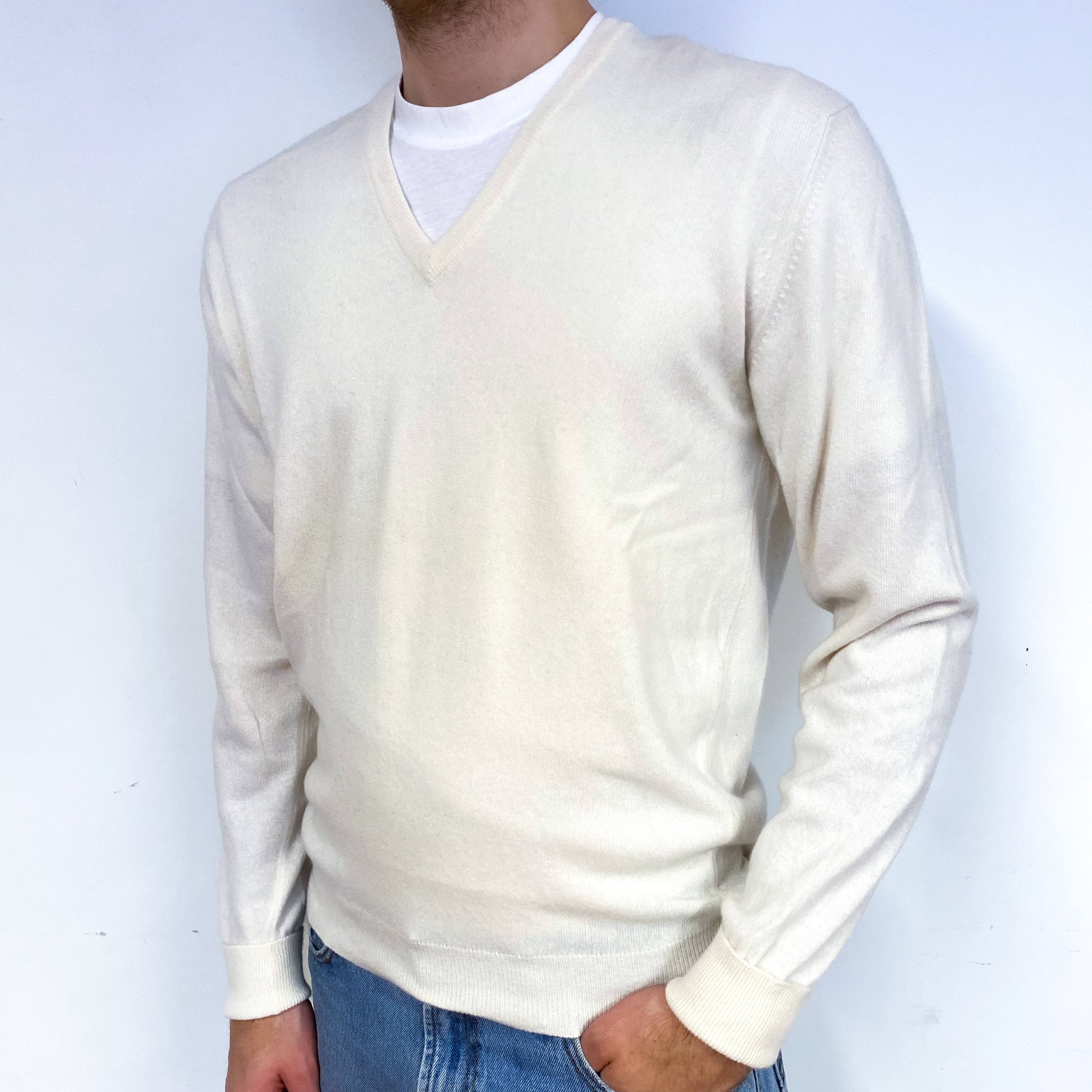 Men's Winter White Cashmere V-Neck Jumper Large