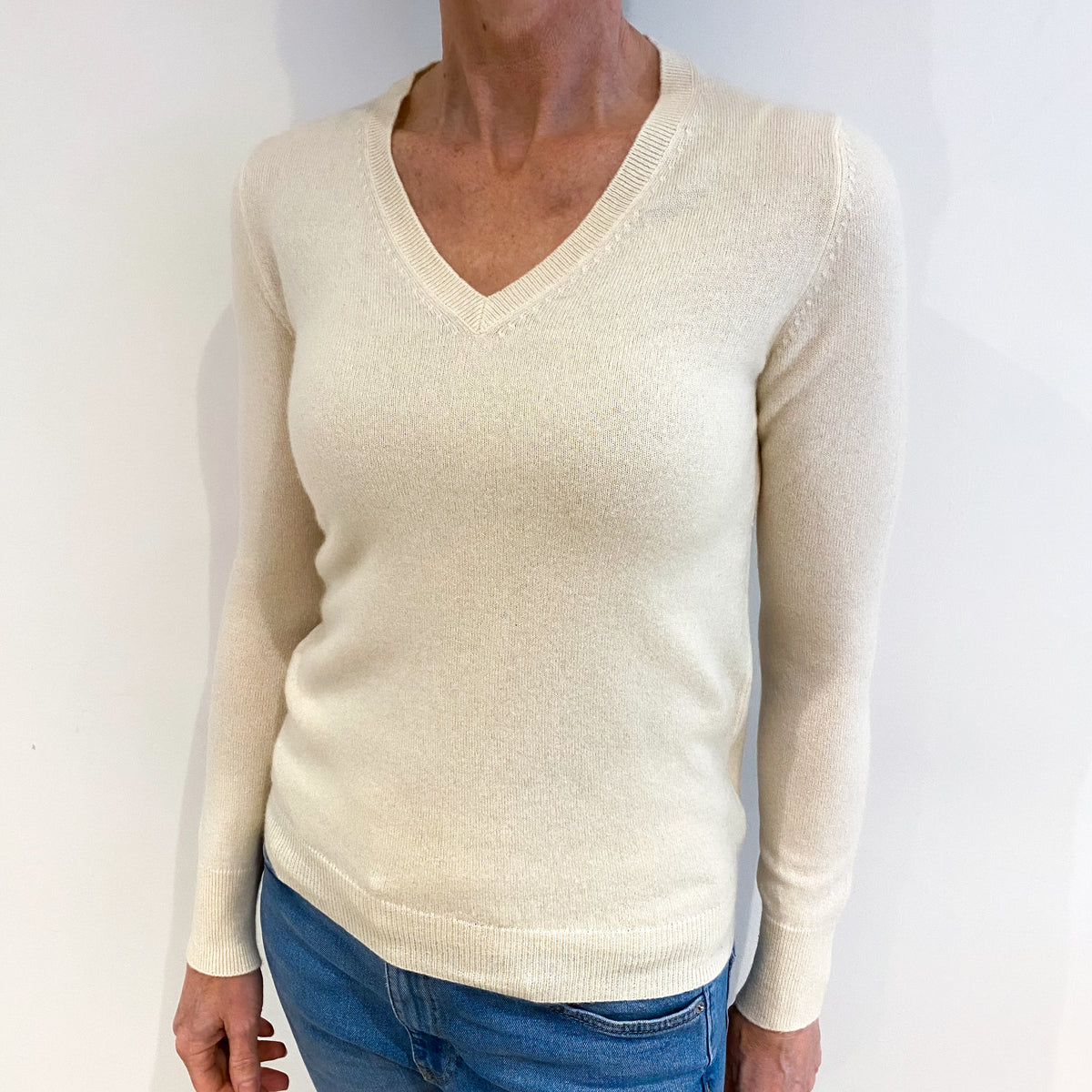Vanilla Cream Cashmere V Neck Jumper Small