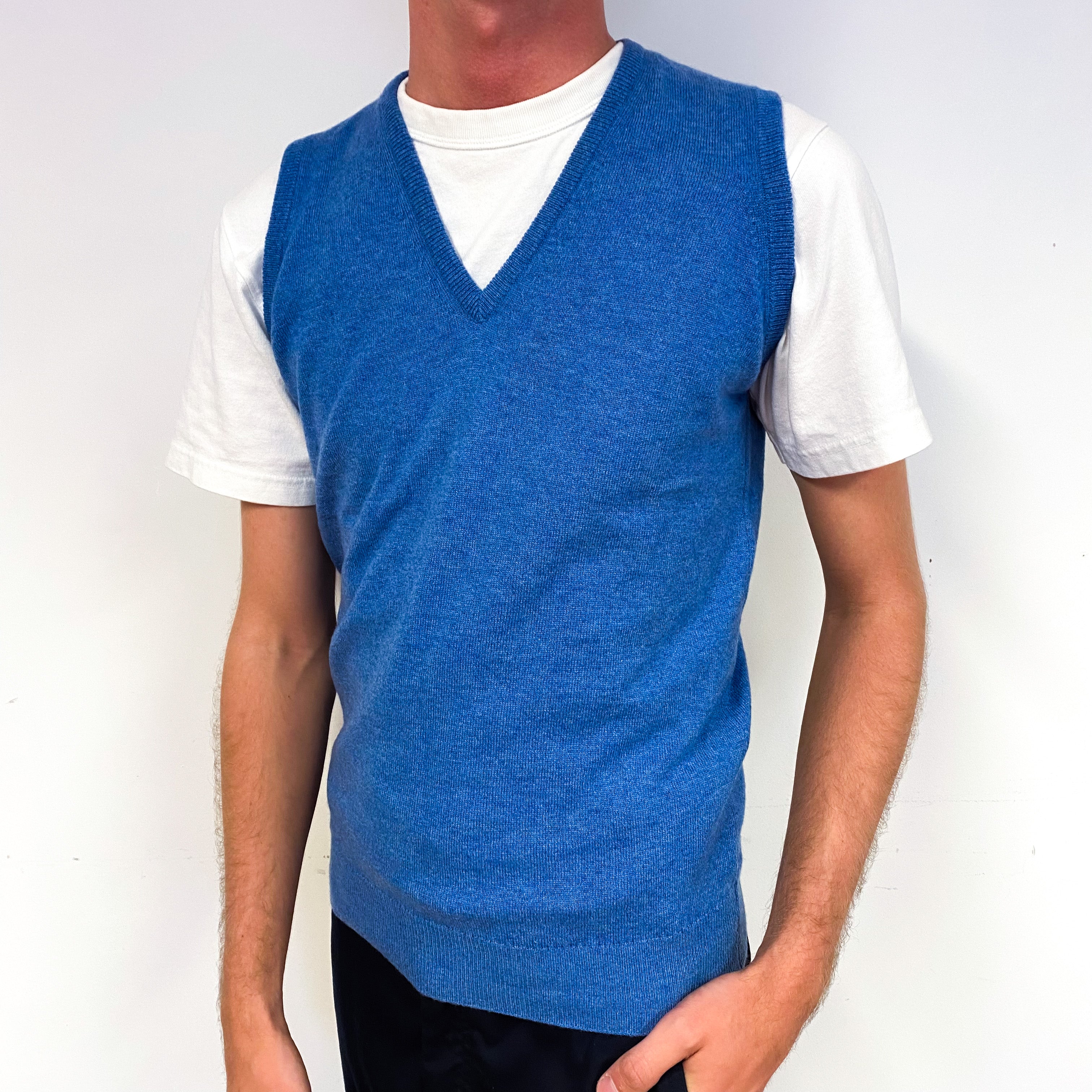 Men's Brand New Scottish Cornflower Blue Cashmere V-Neck Sleeveless Jumper Small