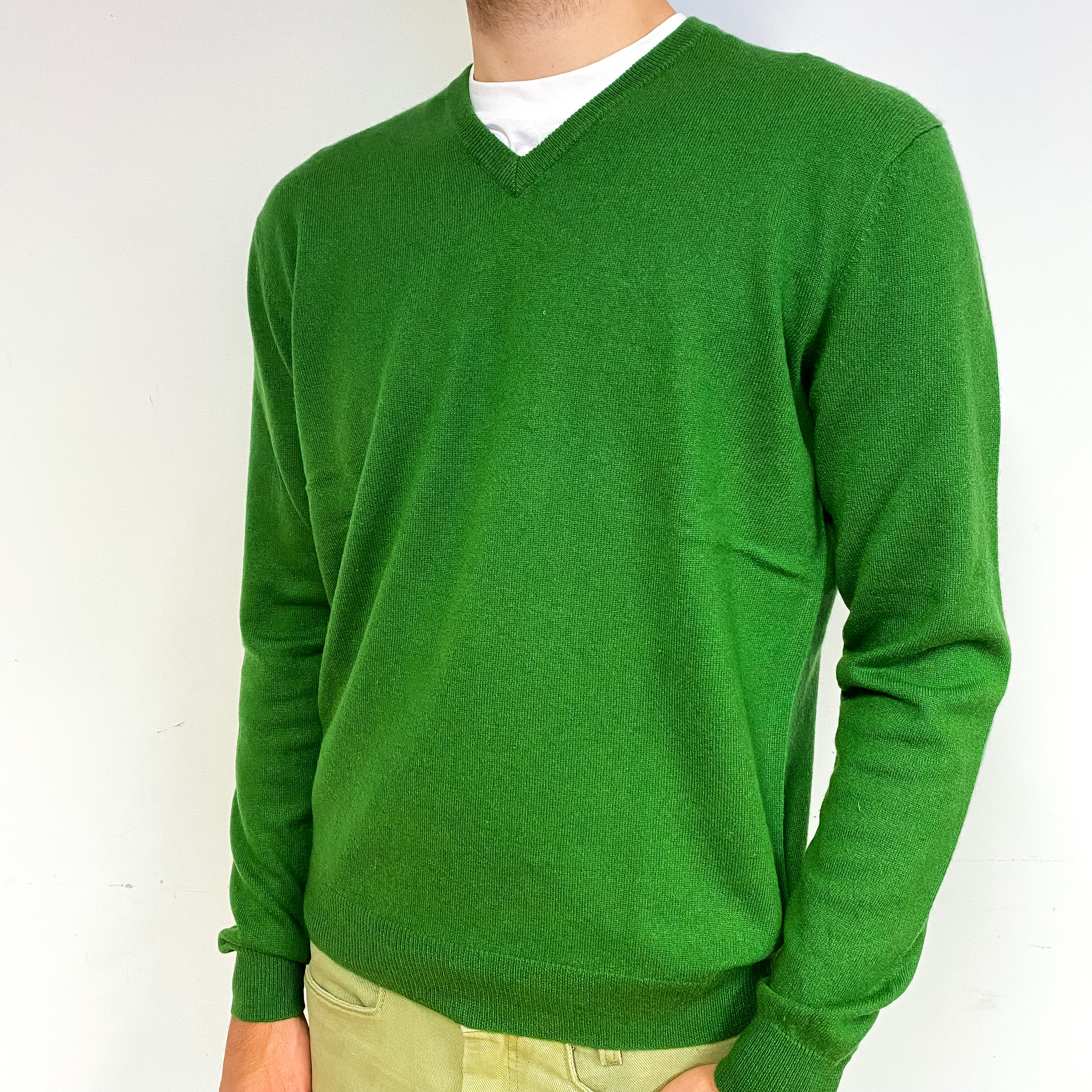 Men's Fern Green Cashmere V-Neck Jumper Medium