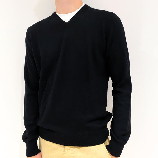 Men's Black Italian Cashmere V-Neck Jumper Large