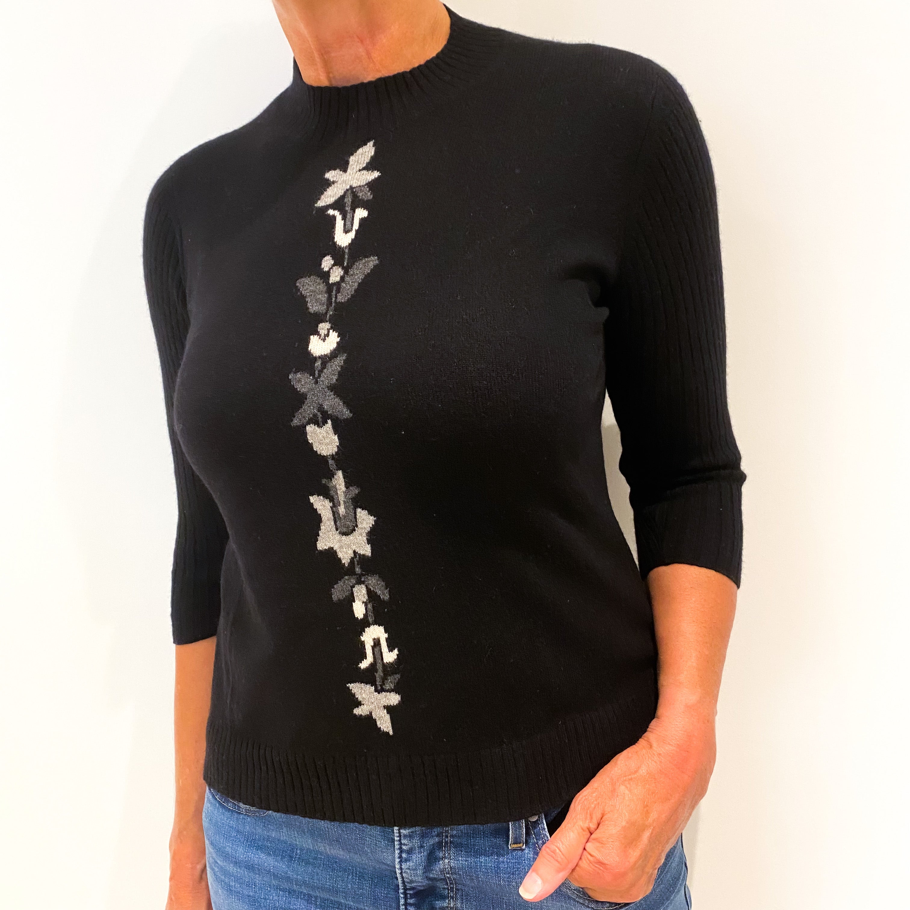 Black 3/4 Sleeve Cashmere Crew Neck Jumper with Floral Pattern On Front Medium