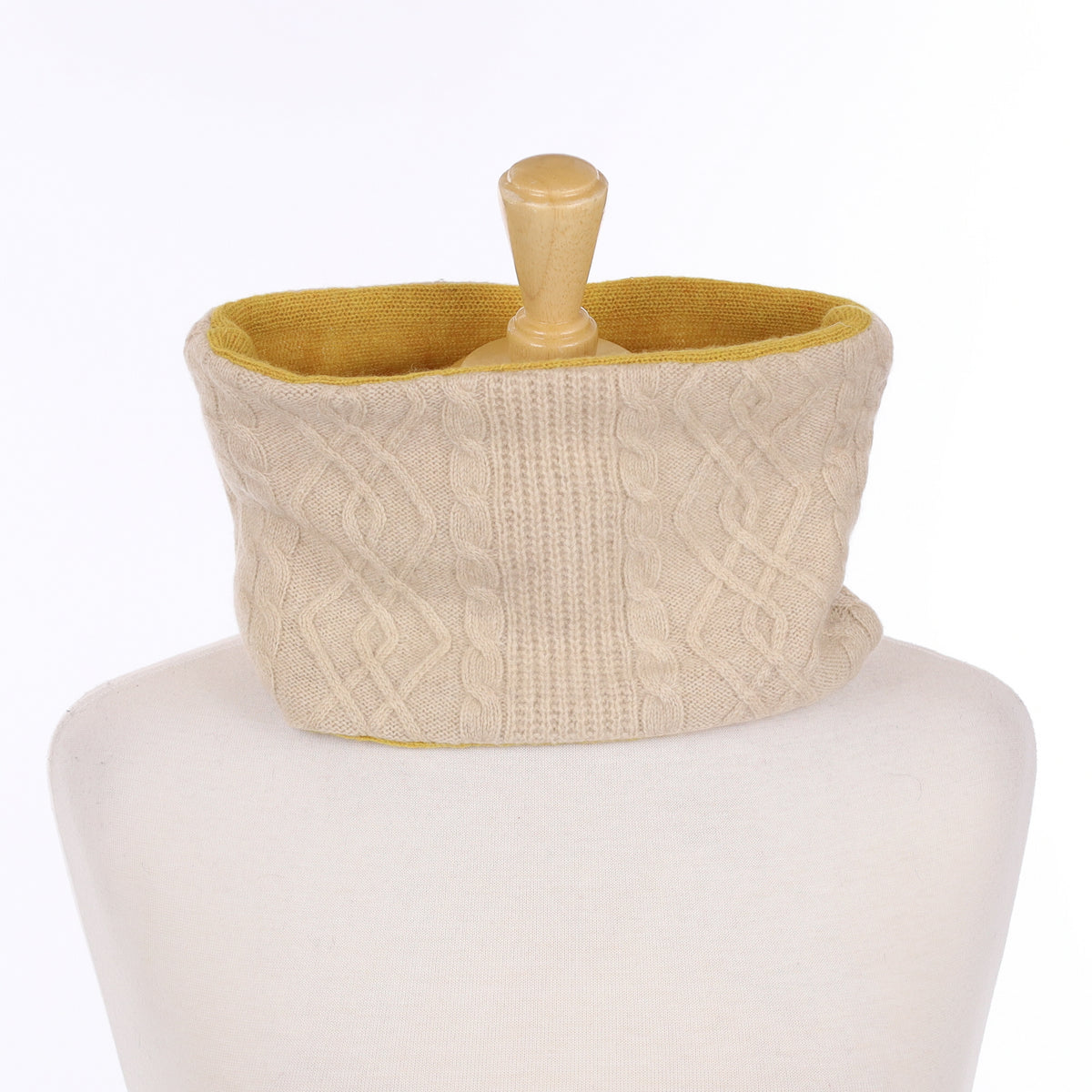Sand Beige Cable and Yellow Neck Warmer
