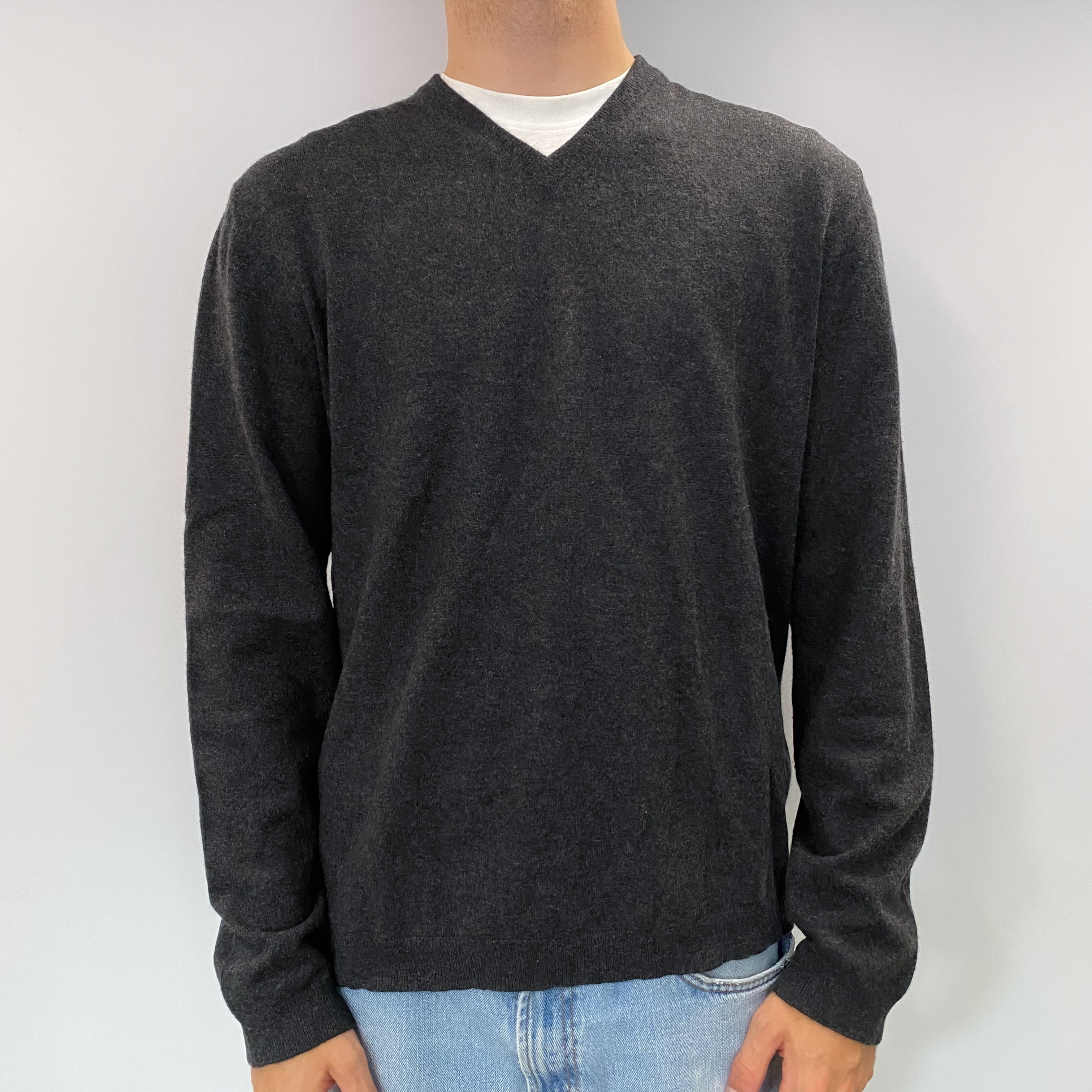 Men's Charcoal Grey Cashmere V Neck Jumper Large