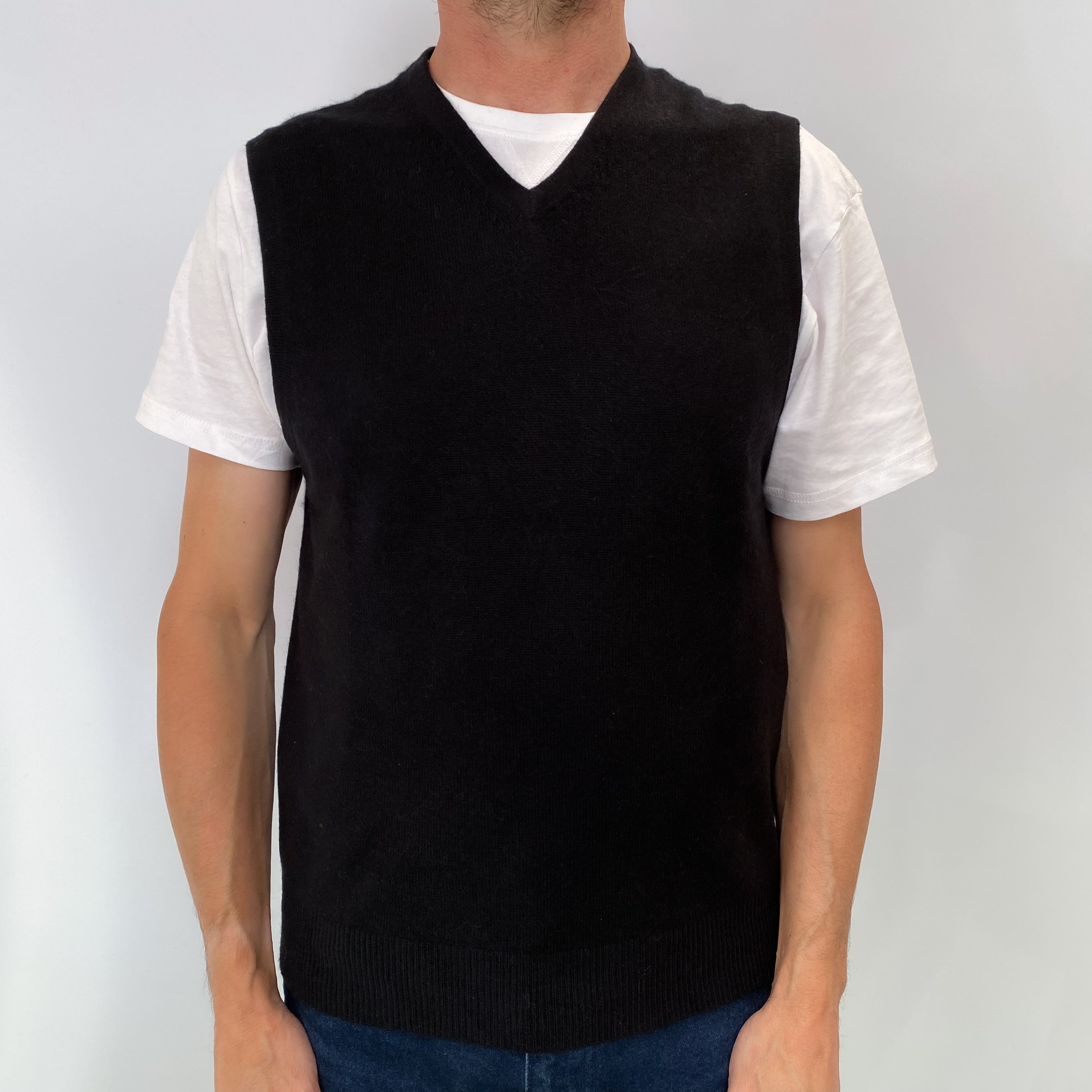 Black Men's Cashmere V Neck Sleeveless Jumper Small