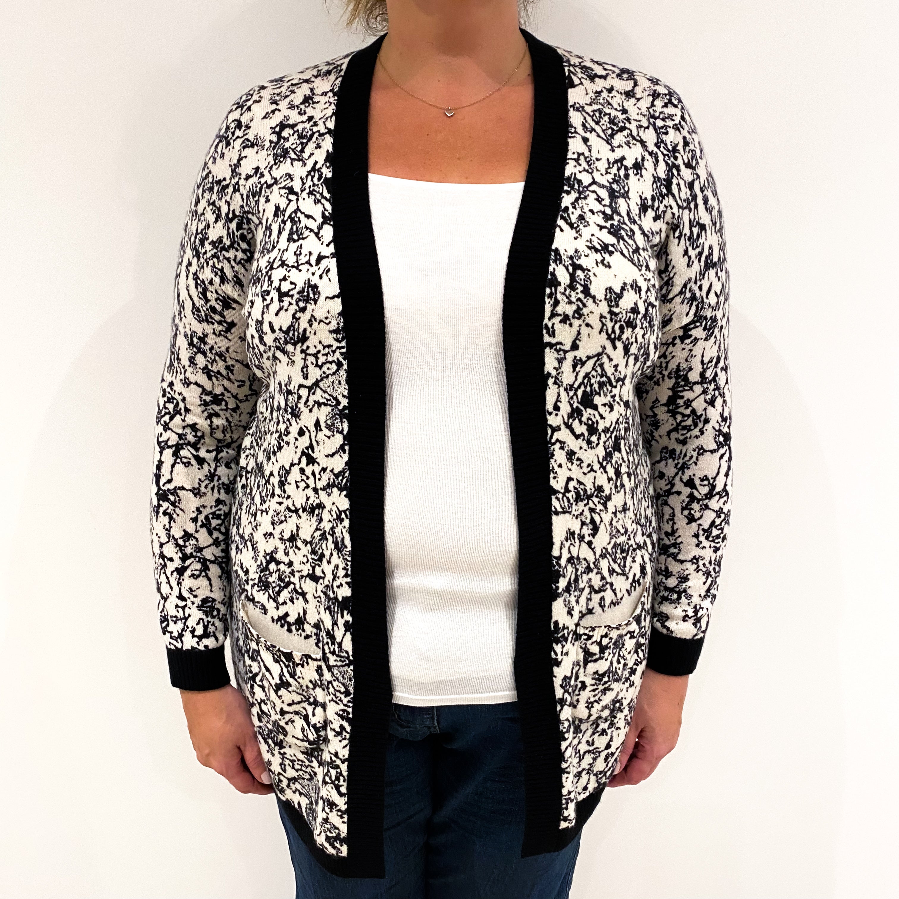 Black and White Patterned Cashmere Edge To Edge Cardigan Extra Large
