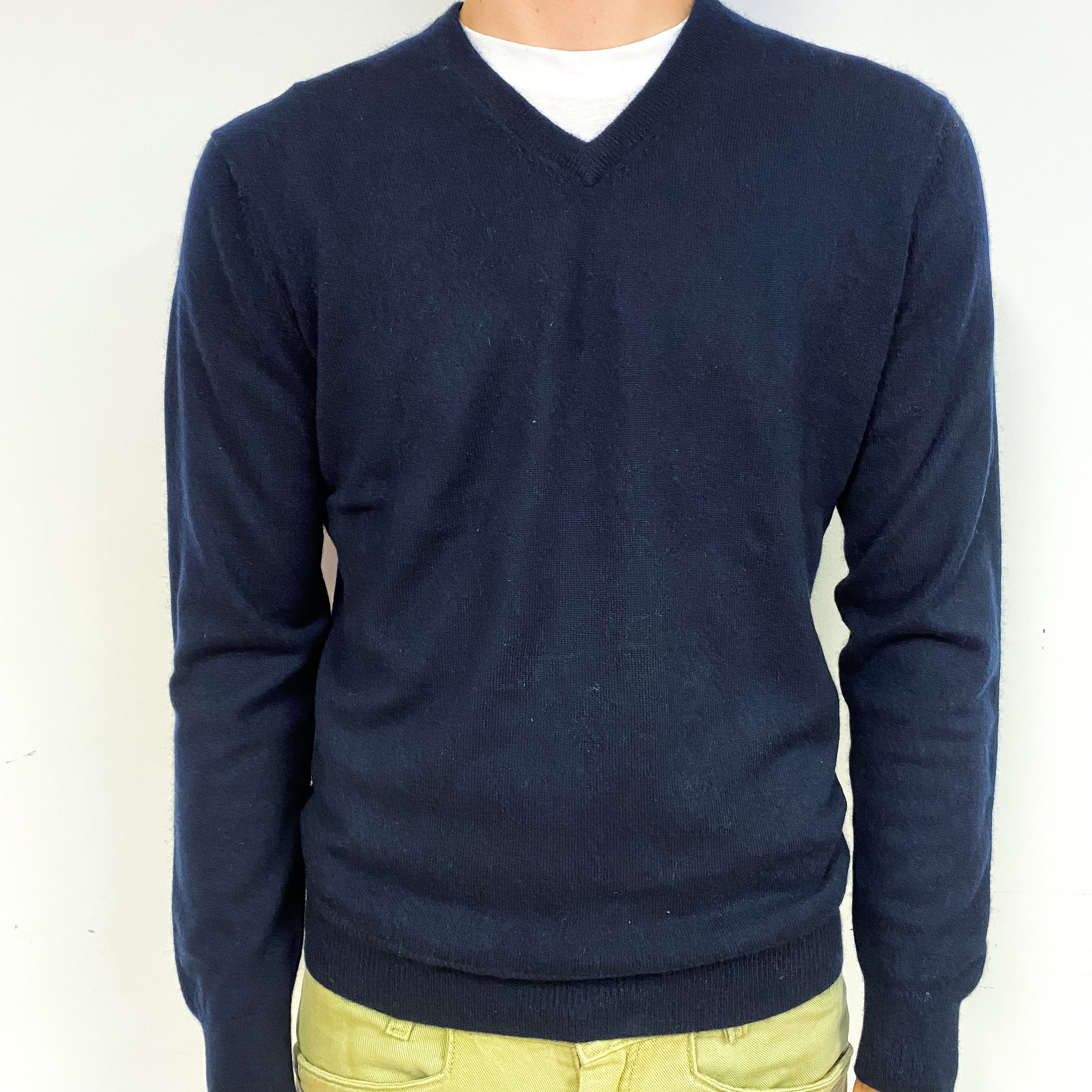 Men's Dark Navy Blue Cashmere V-Neck Jumper Medium