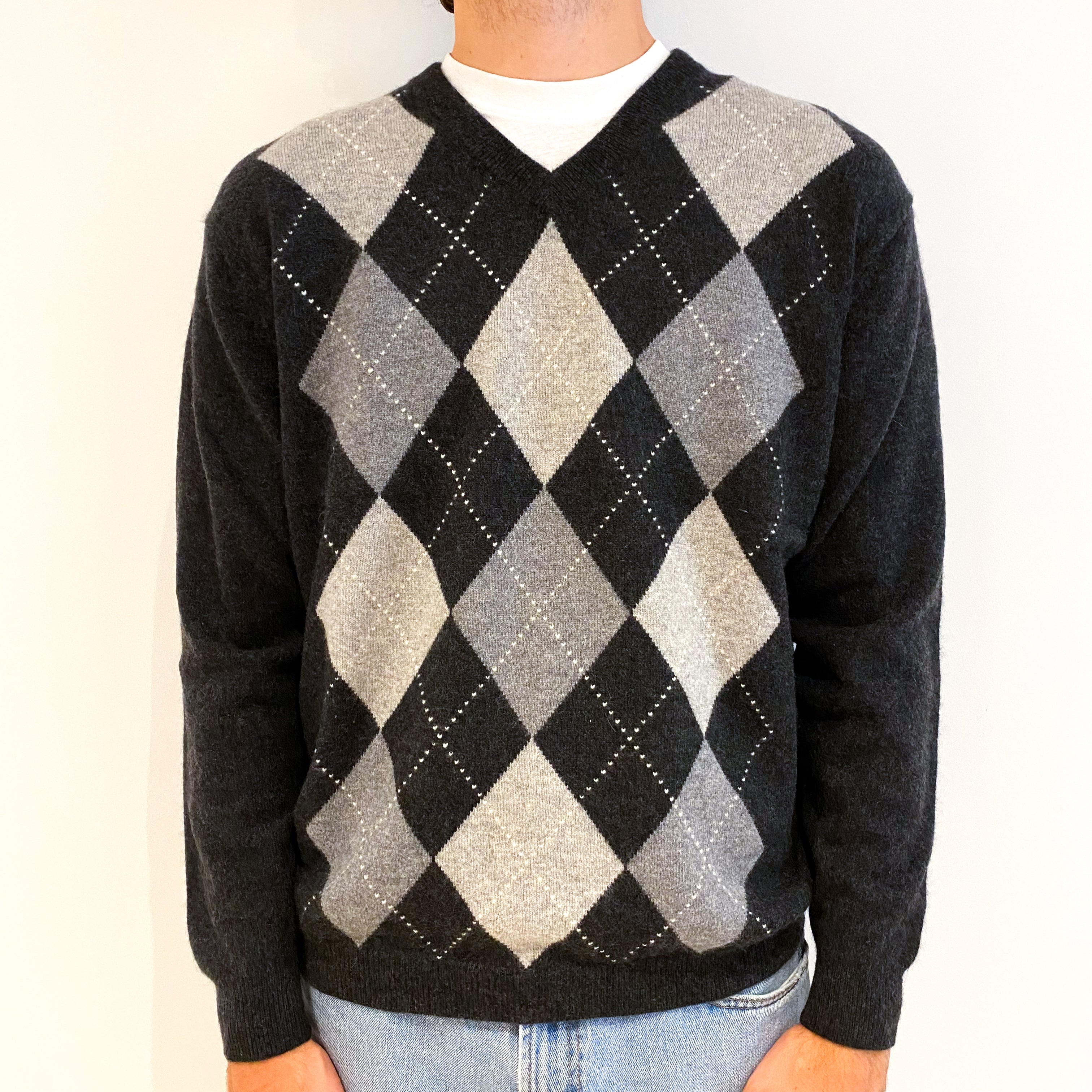 Men's Black Grey Argyle Cashmere V-Neck Jumper Large