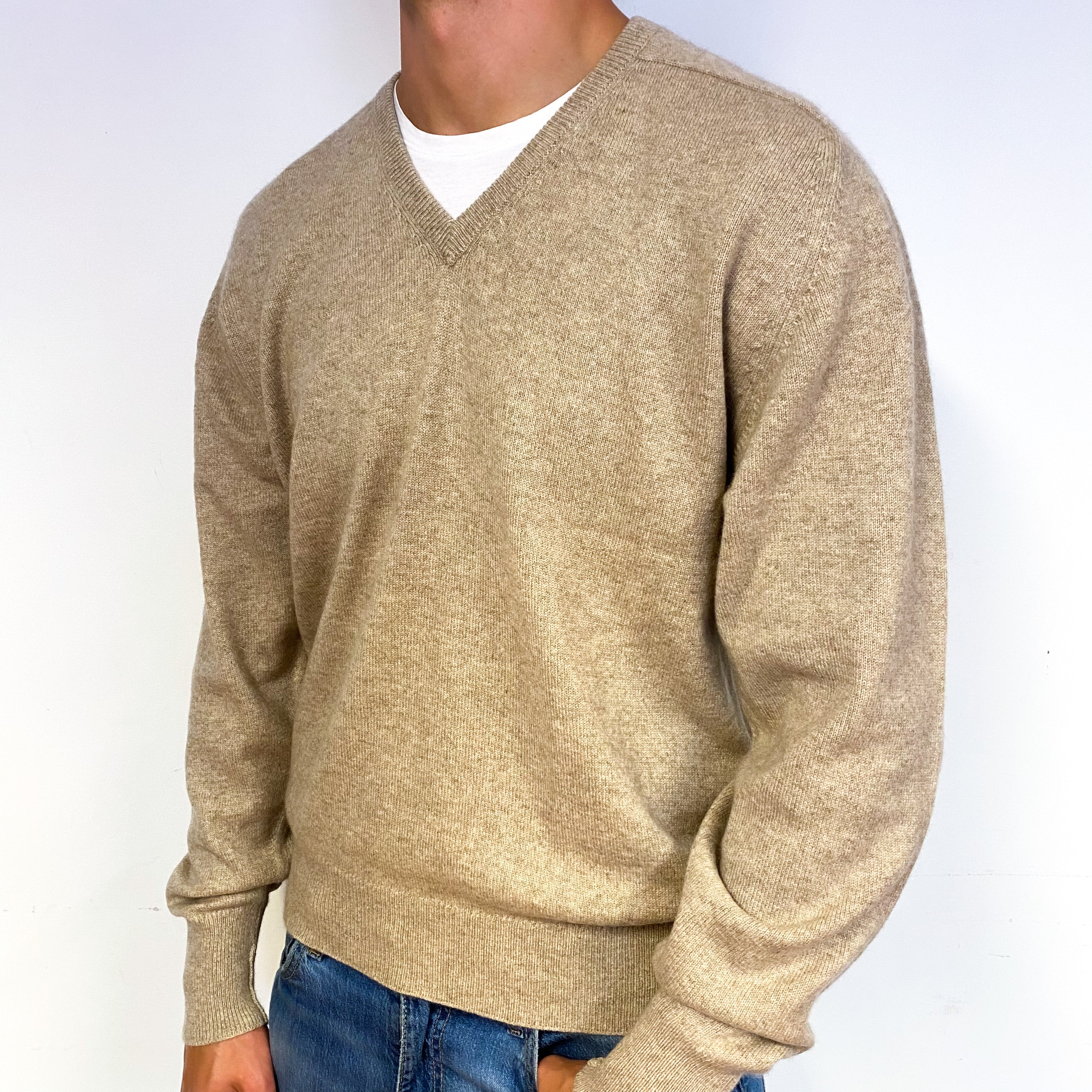 Men's Scottish Fawn Brown Cashmere V-Neck Jumper Extra Large