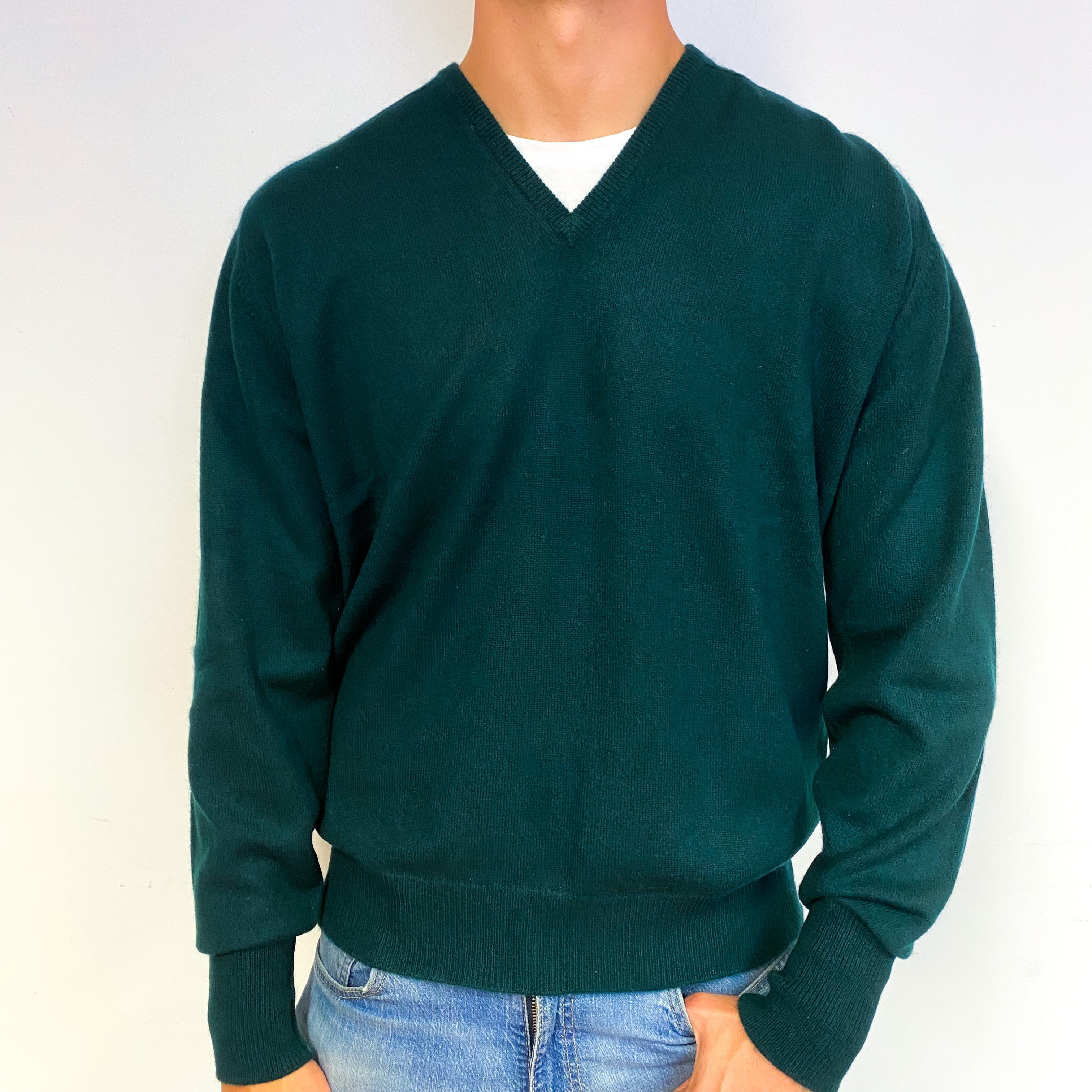 Men's Scottish Bottle Green Cashmere V-Neck Jumper Extra Large