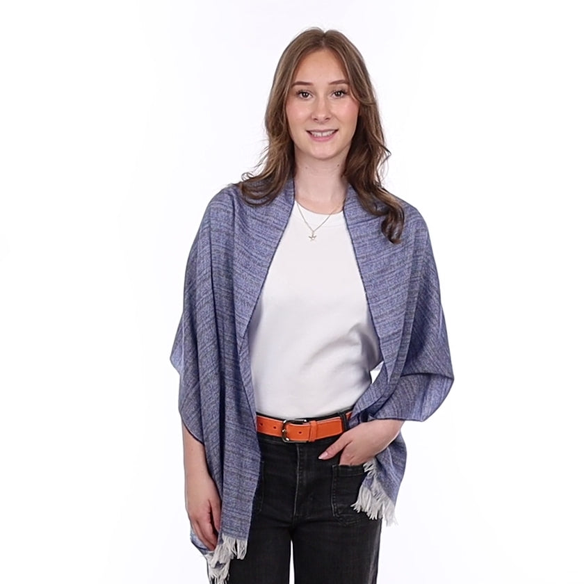 Brand New Scottish Navy & Ivory Herringbone Luxury Woven Cashmere Mini Wrap