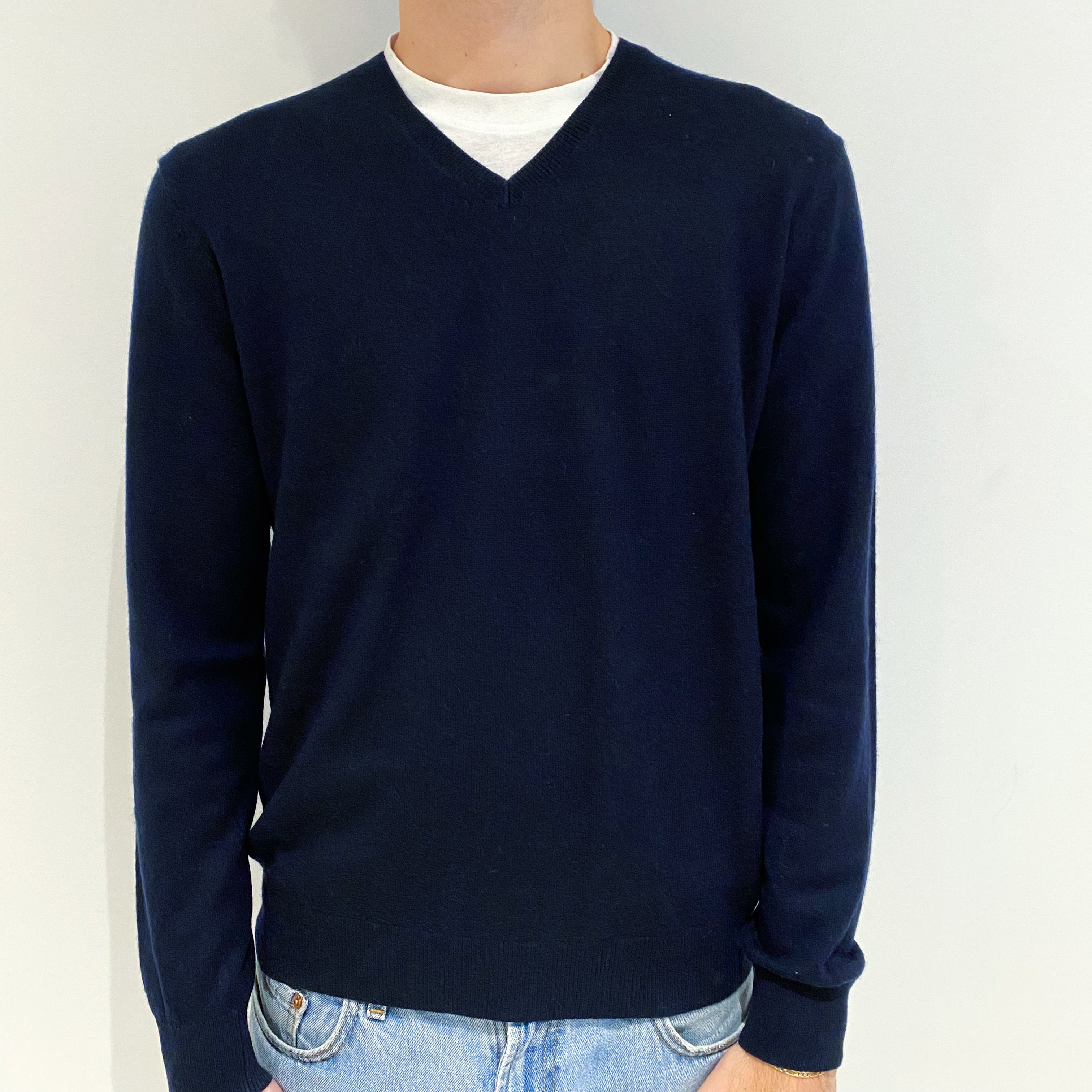 Men's Dark Navy Blue Cashmere V-Neck Jumper Large