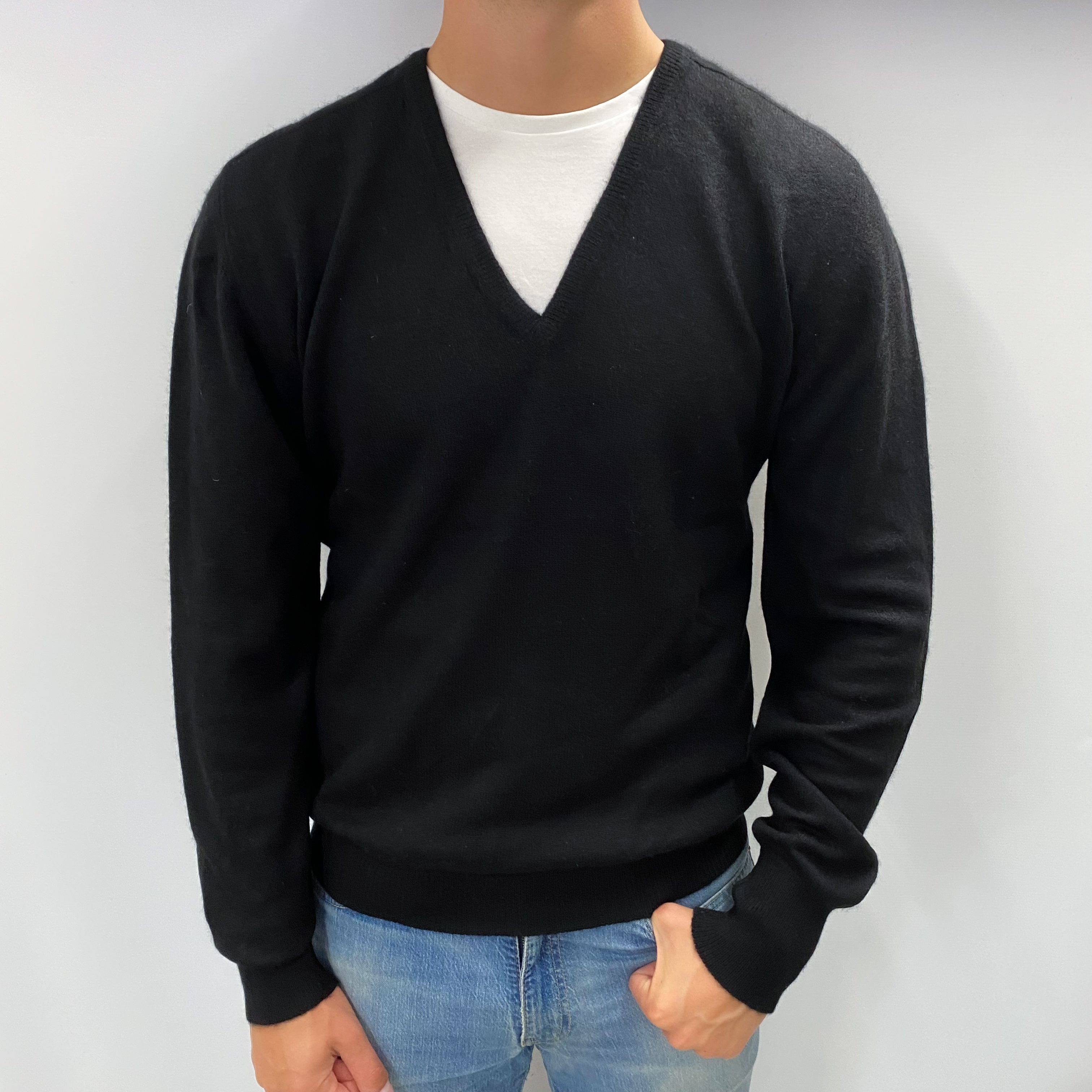 Men's Vintage Scottish Black Cashmere V Neck Jumper XL