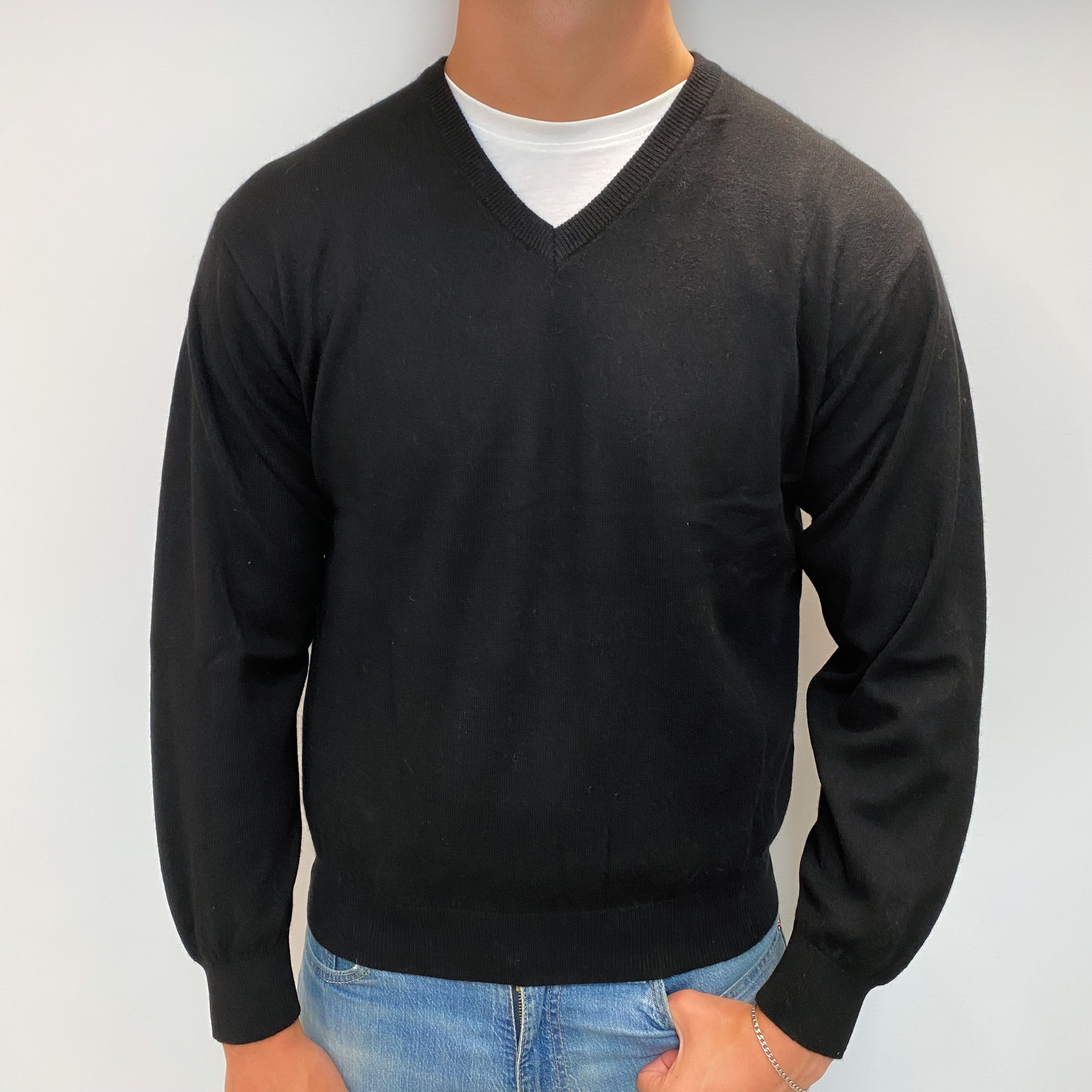 Men's Black Cashmere V Neck Jumper XL
