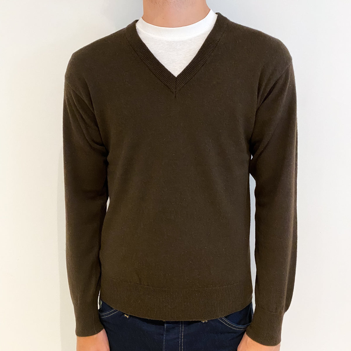 Men's Vintage Chocolate Brown Cashmere V-Neck Jumper Medium
