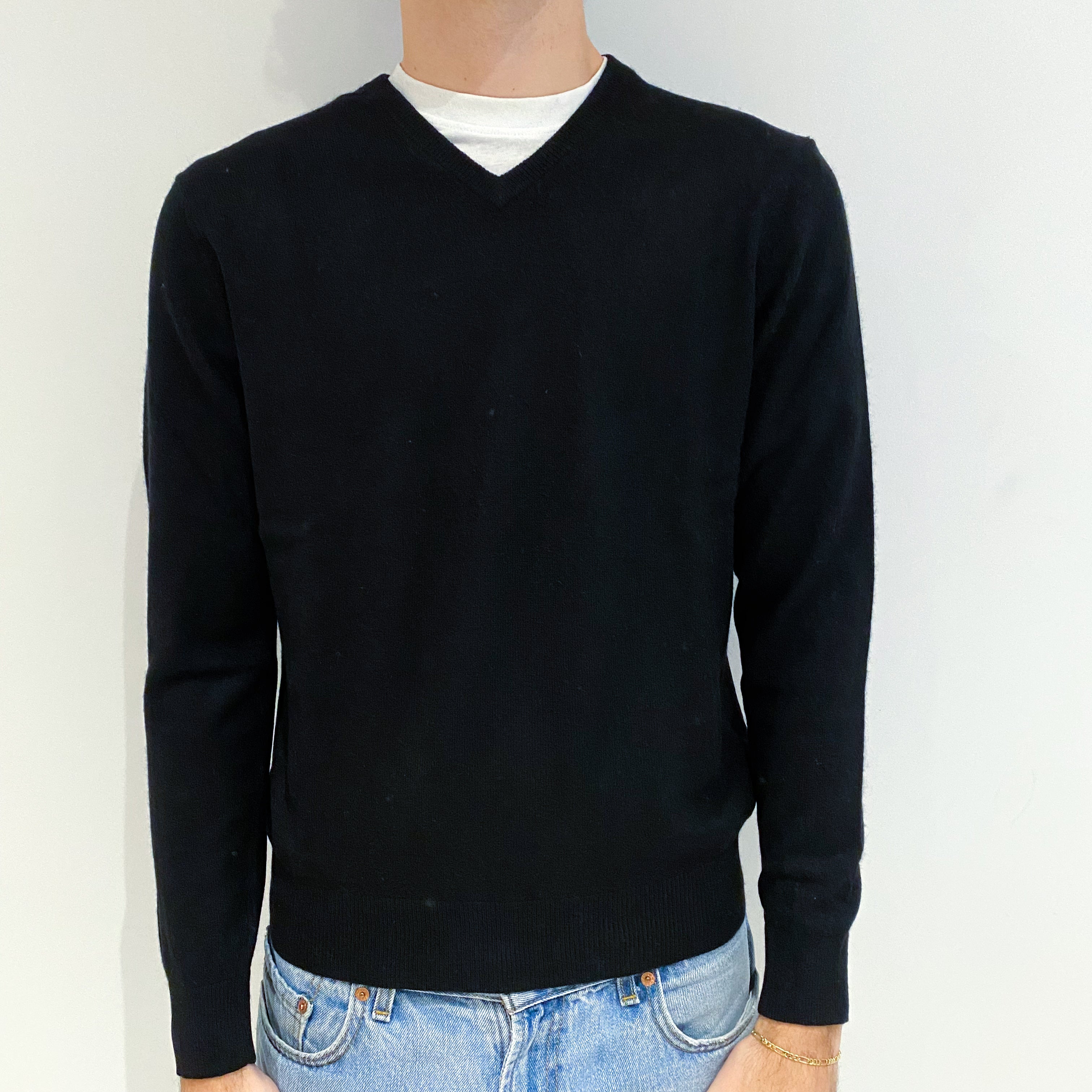 Men's Black Cashmere V-Neck Jumper Large