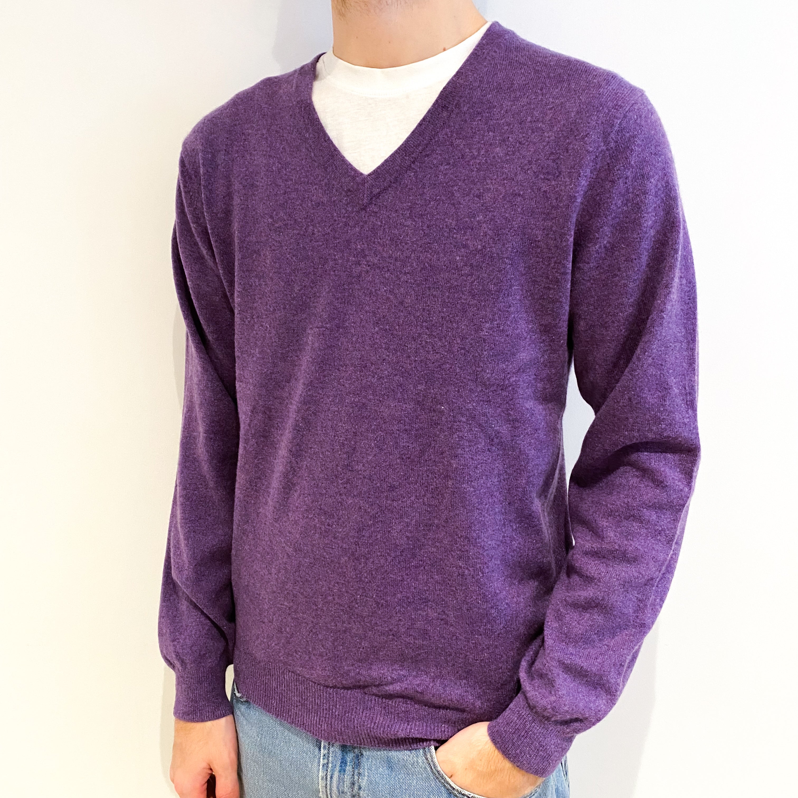 Men's Wisteria Purple Cashmere V Neck Jumper Large