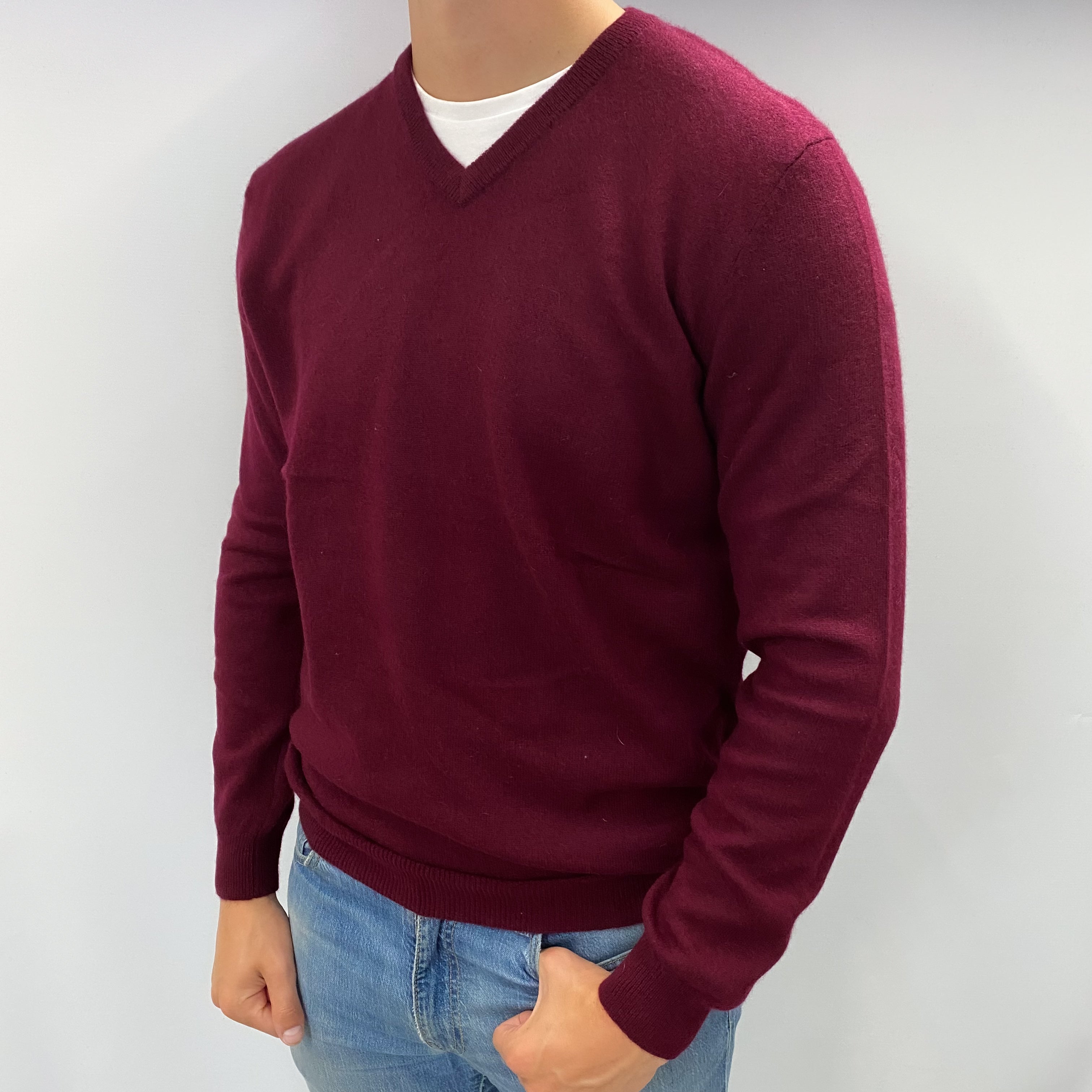 Men's Mulberry Purple Cashmere V Neck Jumper XL