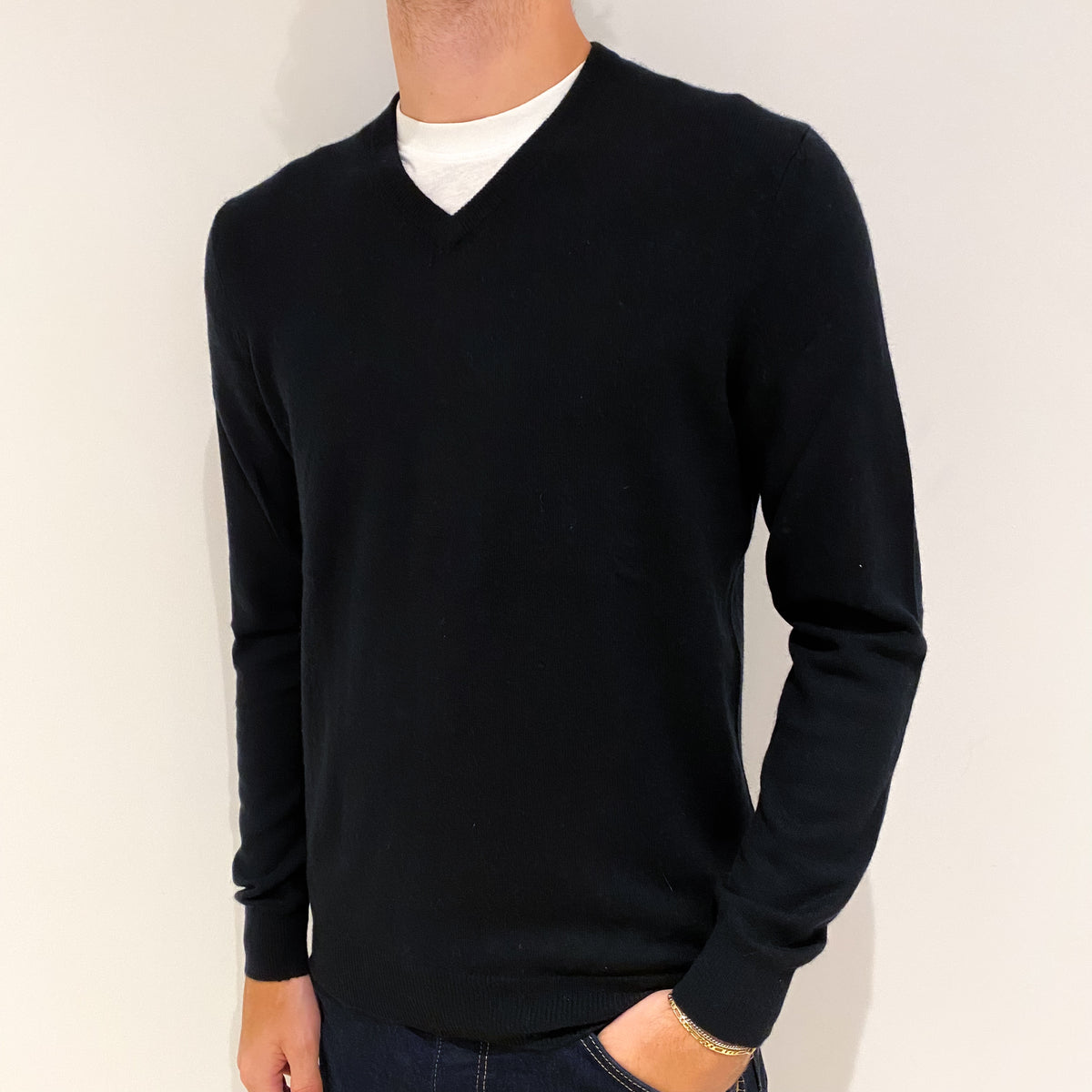 Men's Black Cashmere V-Neck Jumper Medium
