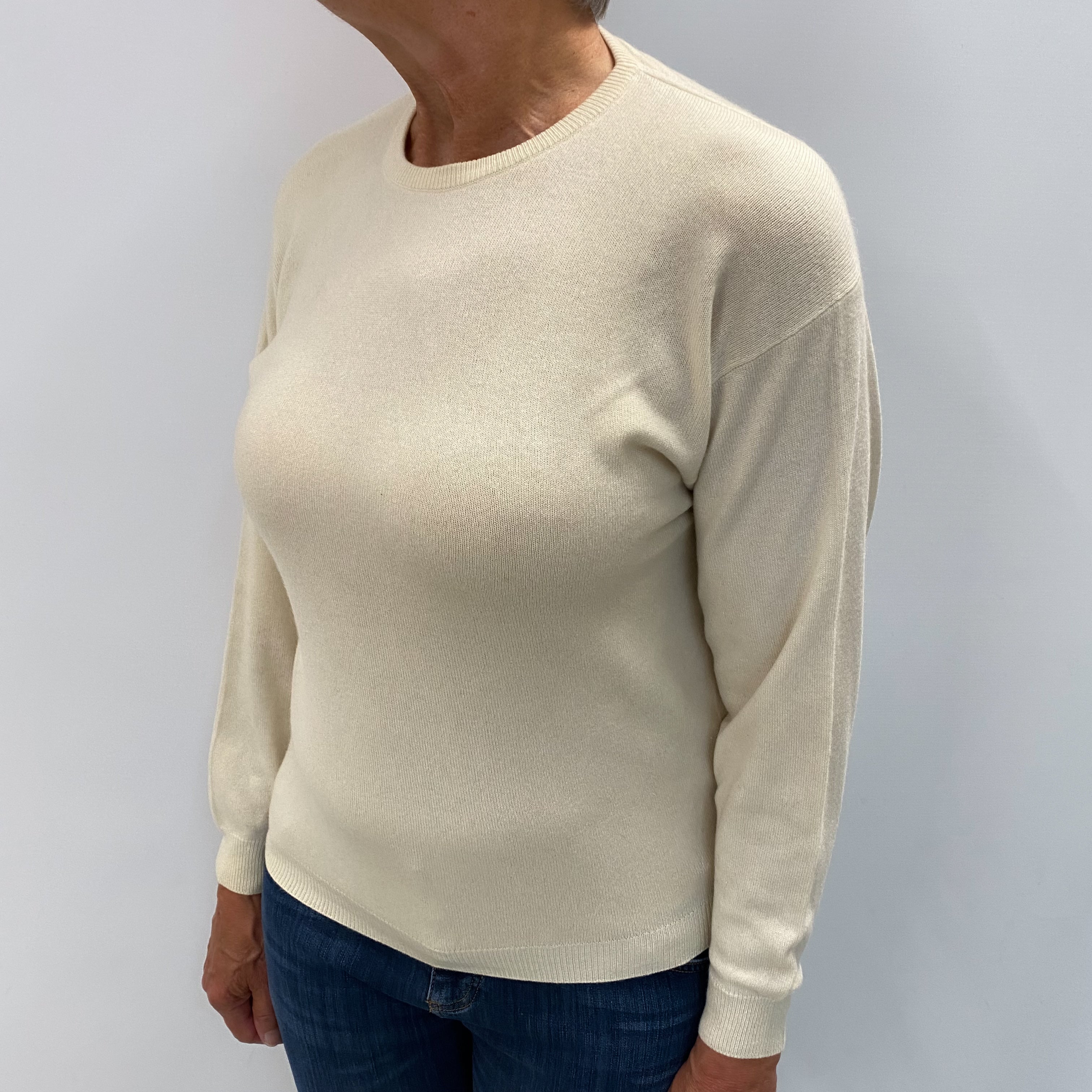 Scottish Ivory Cream Cashmere Crew Neck Jumper Medium