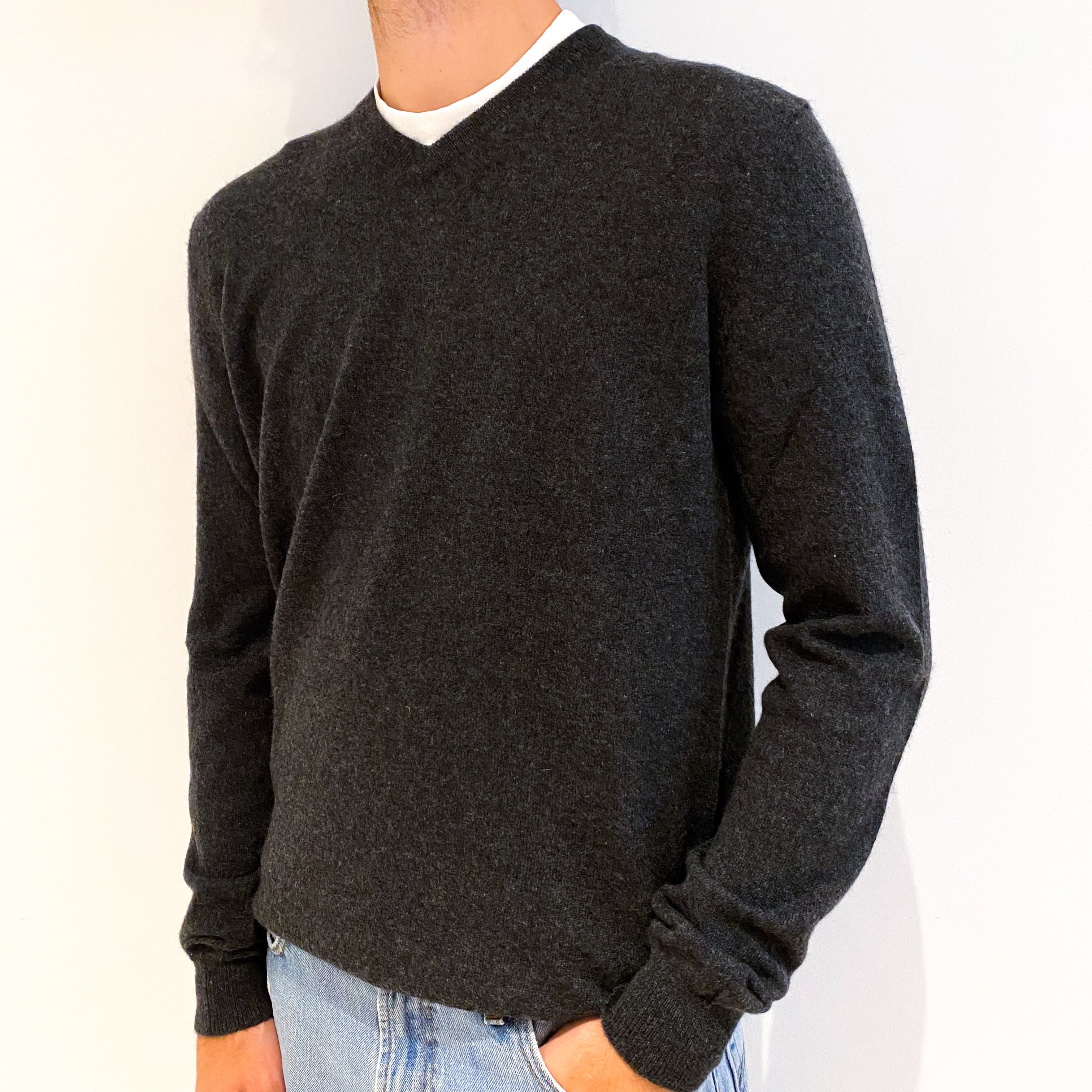 Men's Charcoal Grey Cashmere V-Neck Jumper Large