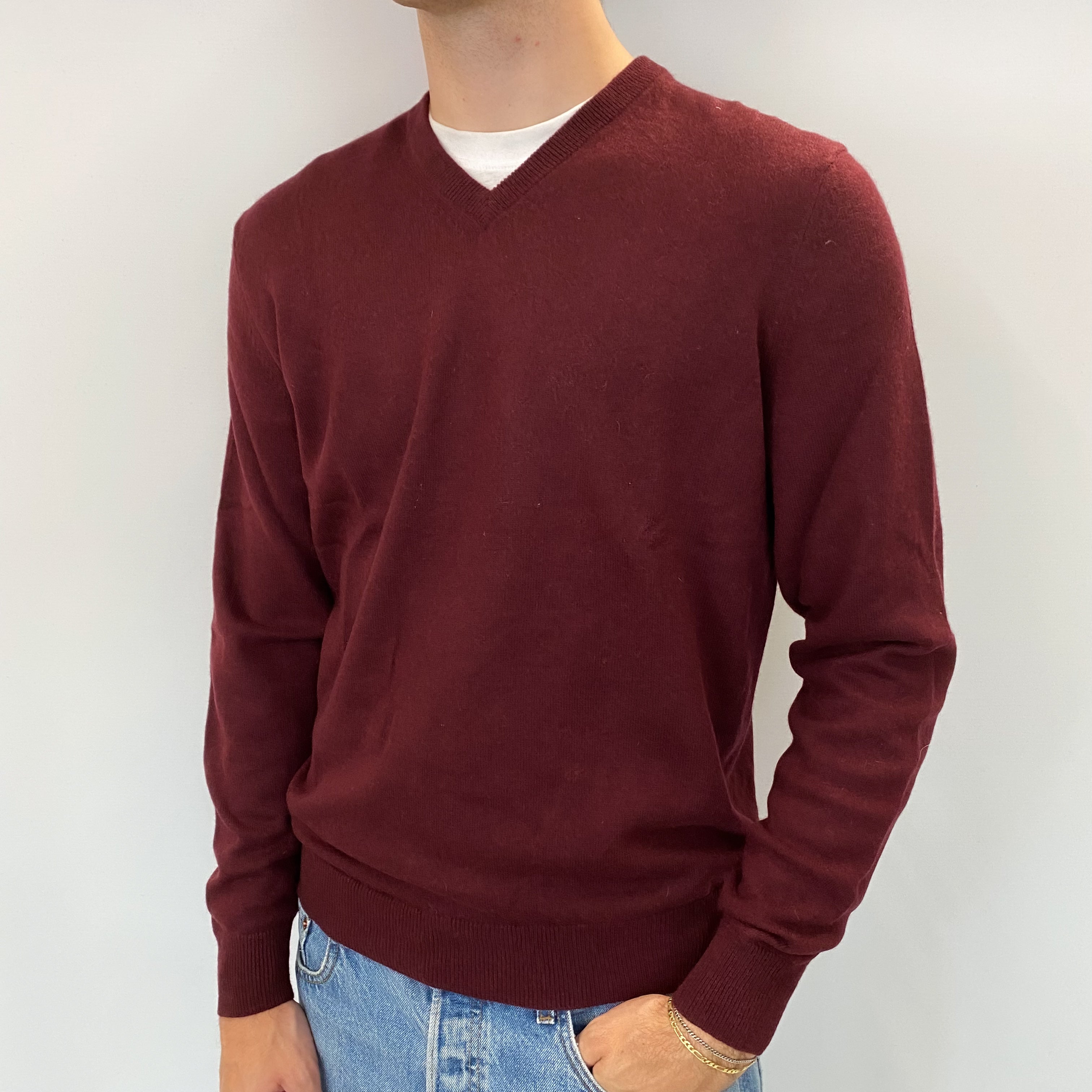 Men's Mulberry Red Cashmere V Neck Jumper Medium