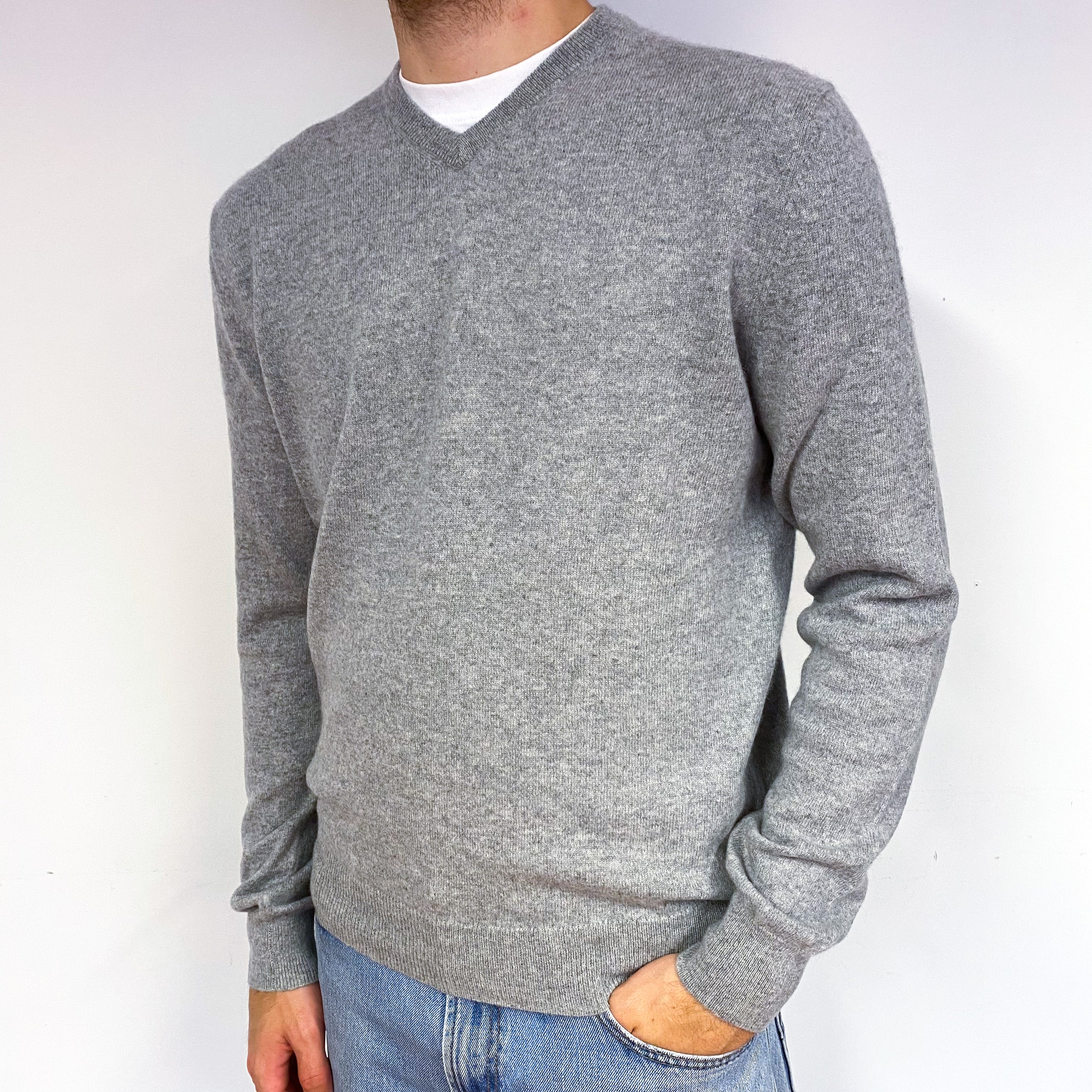 Men's Smoke Grey Cashmere V-Neck Jumper Large