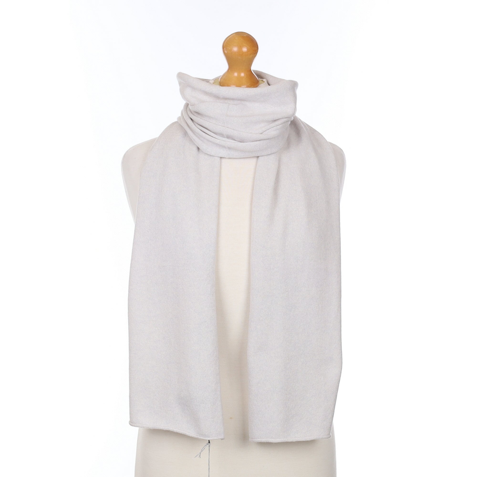 Brand New Scottish Dove Grey Cashmere Knitted Scarf