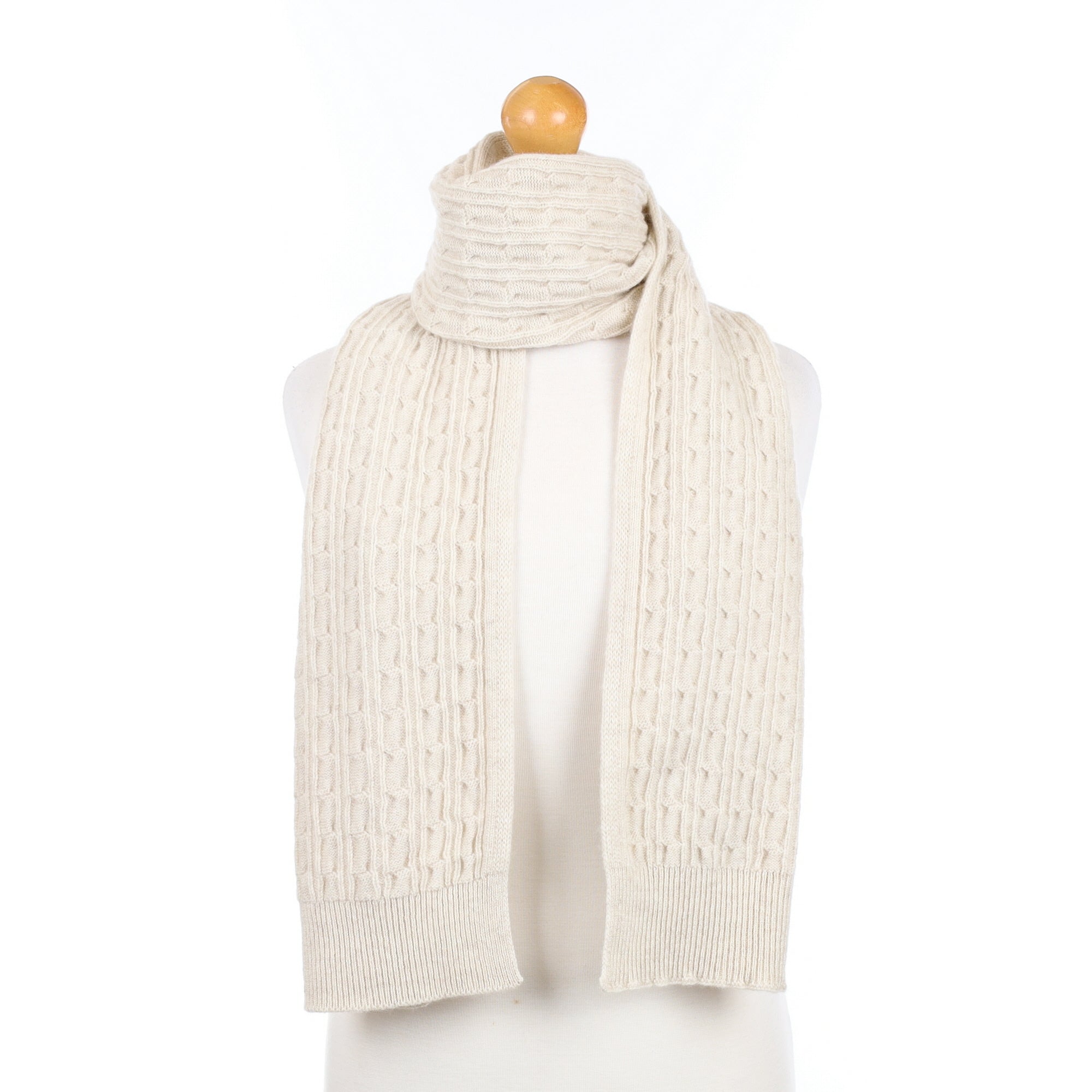 Brand New Scottish Vanilla Cream Cashmere Cable Scarf