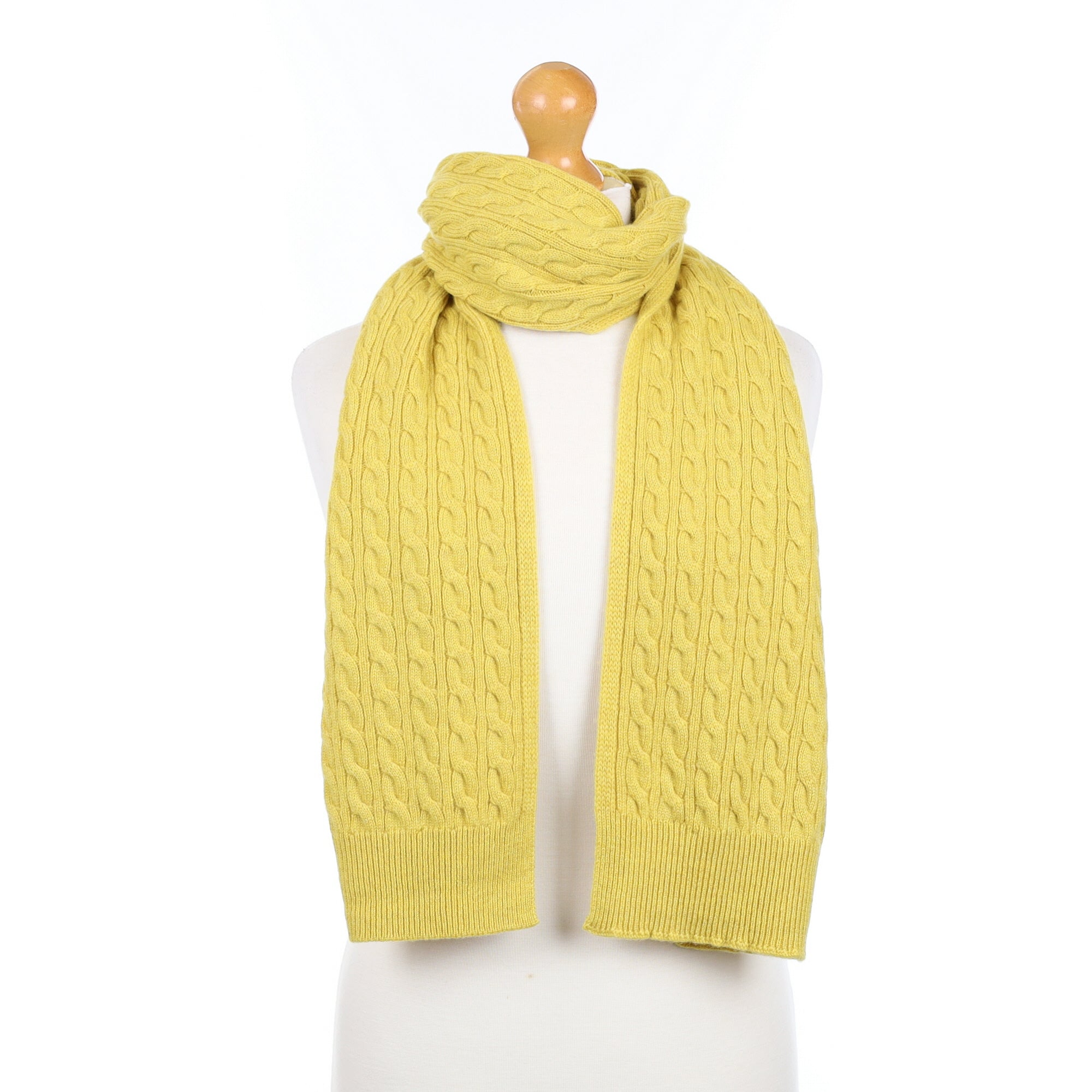 Brand New Scottish Butter Yellow Cashmere Cable Scarf