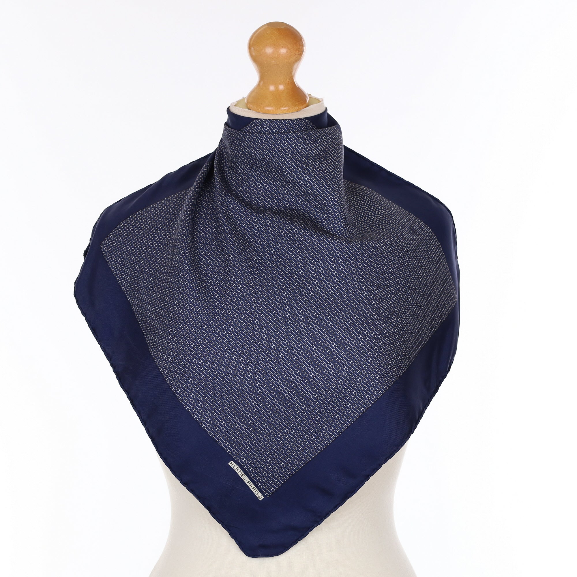 Hermès 42 Vintage Silk Scarf